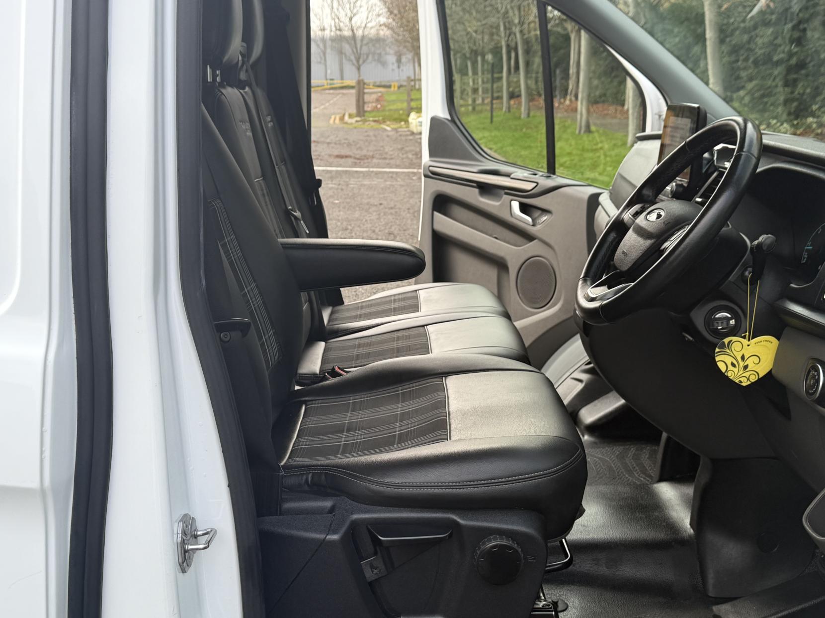 Ford Transit Custom 2.0 300 EcoBlue Limited Panel Van 5dr Diesel Auto L1 H1 Euro 6 (s/s) (130 ps)