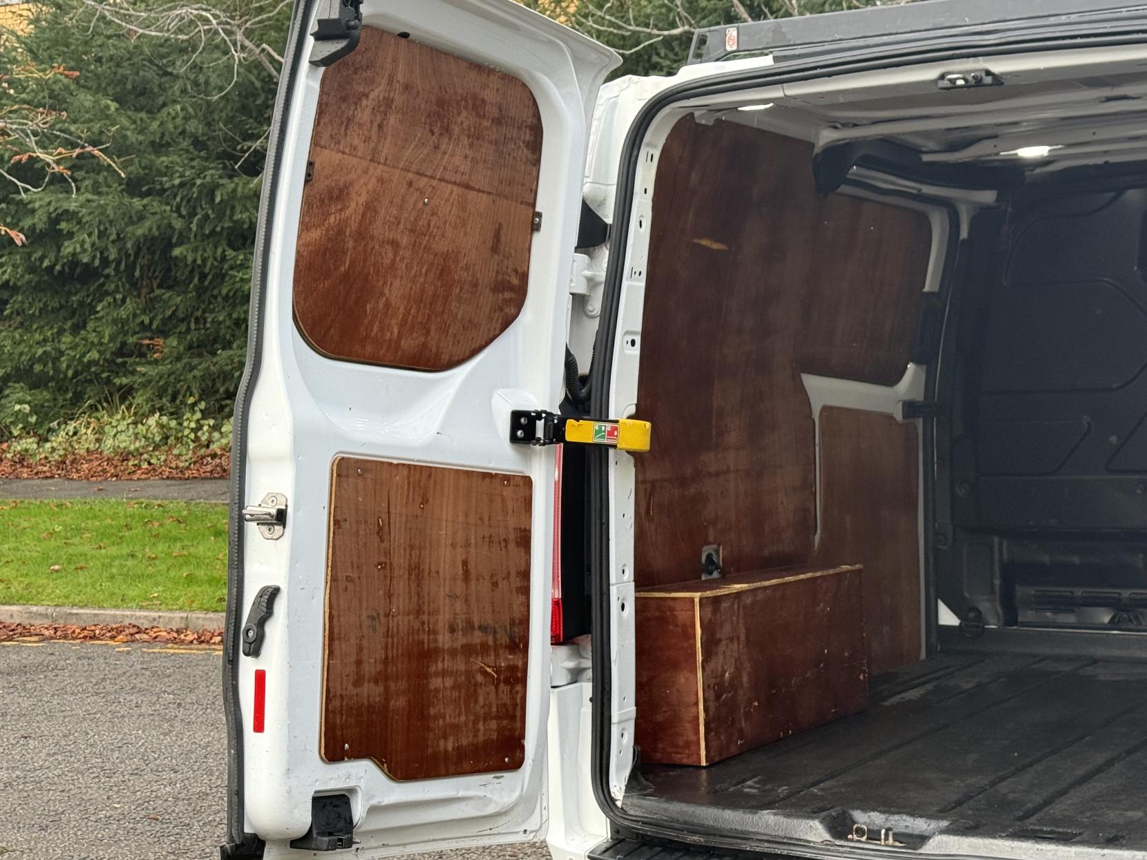 Ford Transit Custom 2.0 300 EcoBlue Limited Panel Van 5dr Diesel Auto L1 H1 Euro 6 (s/s) (130 ps)
