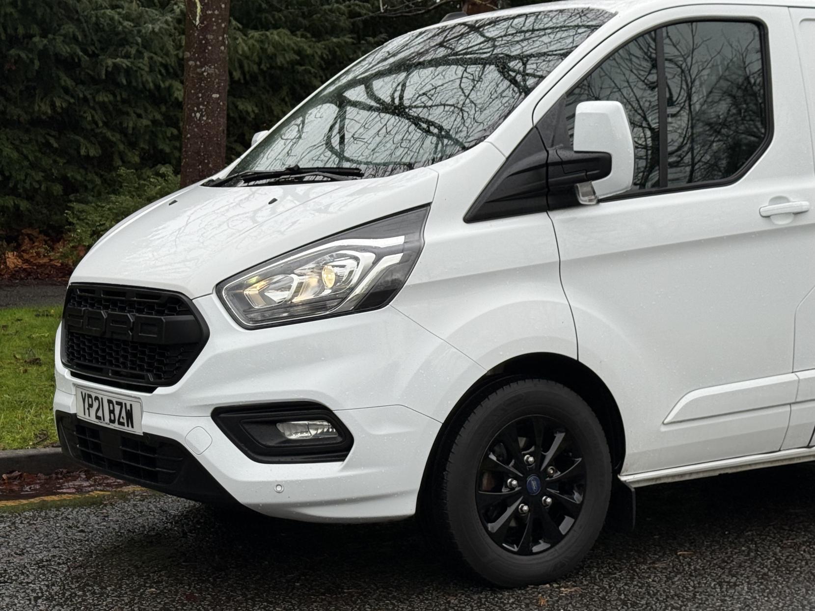 Ford Transit Custom 2.0 300 EcoBlue Limited Panel Van 5dr Diesel Auto L1 H1 Euro 6 (s/s) (130 ps)