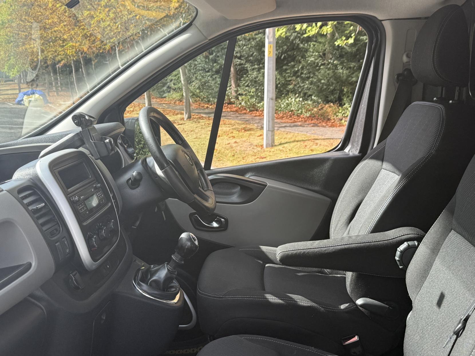 Renault Trafic 1.6 dCi ENERGY 27 Formula Edition Panel Van 5dr Diesel Manual SWB Standard Roof Euro 6 (s/s) (125 ps)