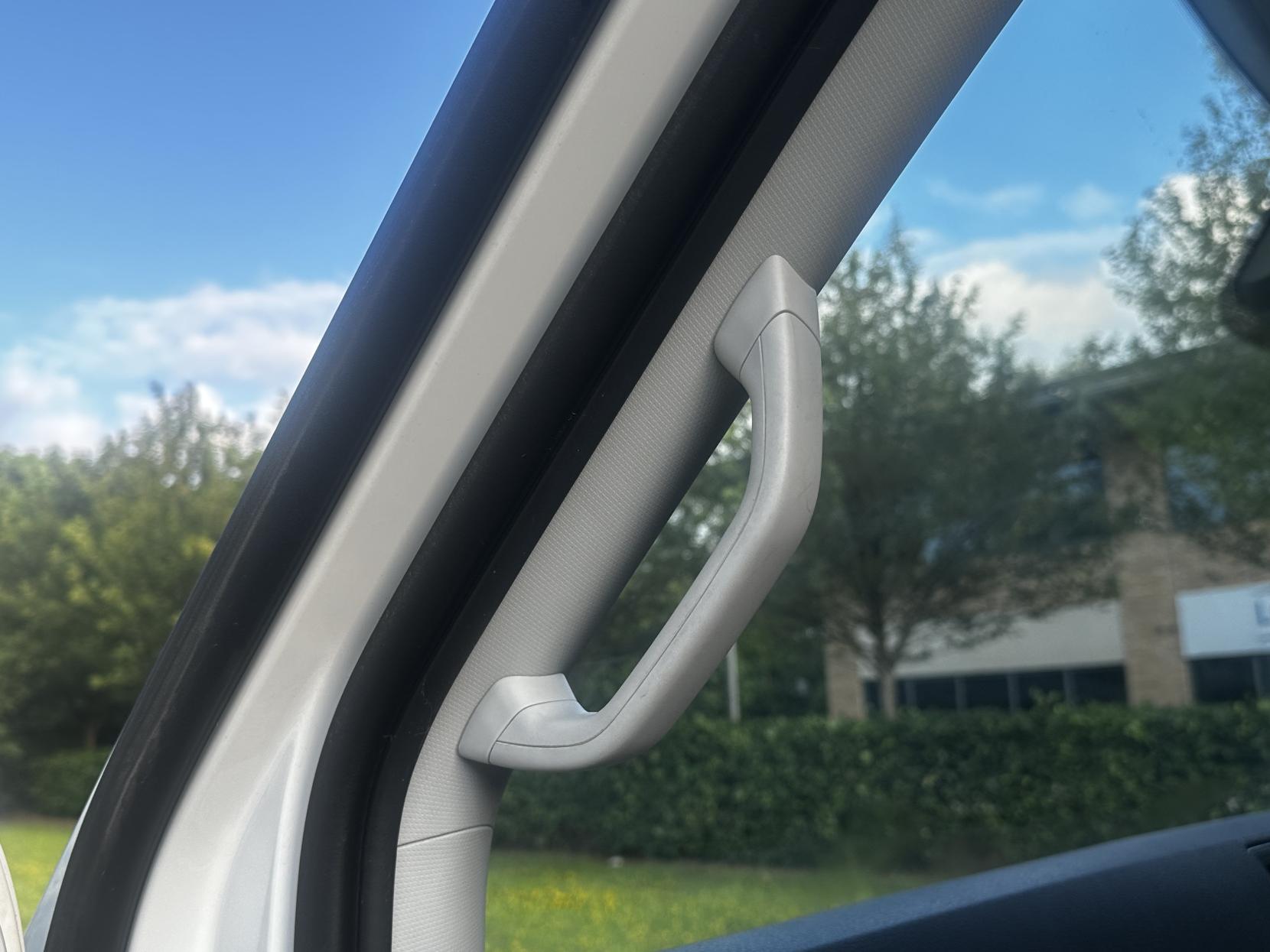 Volkswagen Crafter 2.0 TDI CR35 Trendline Panel Van 5dr Diesel Manual FWD MWB Euro 6 (s/s) (140 ps)