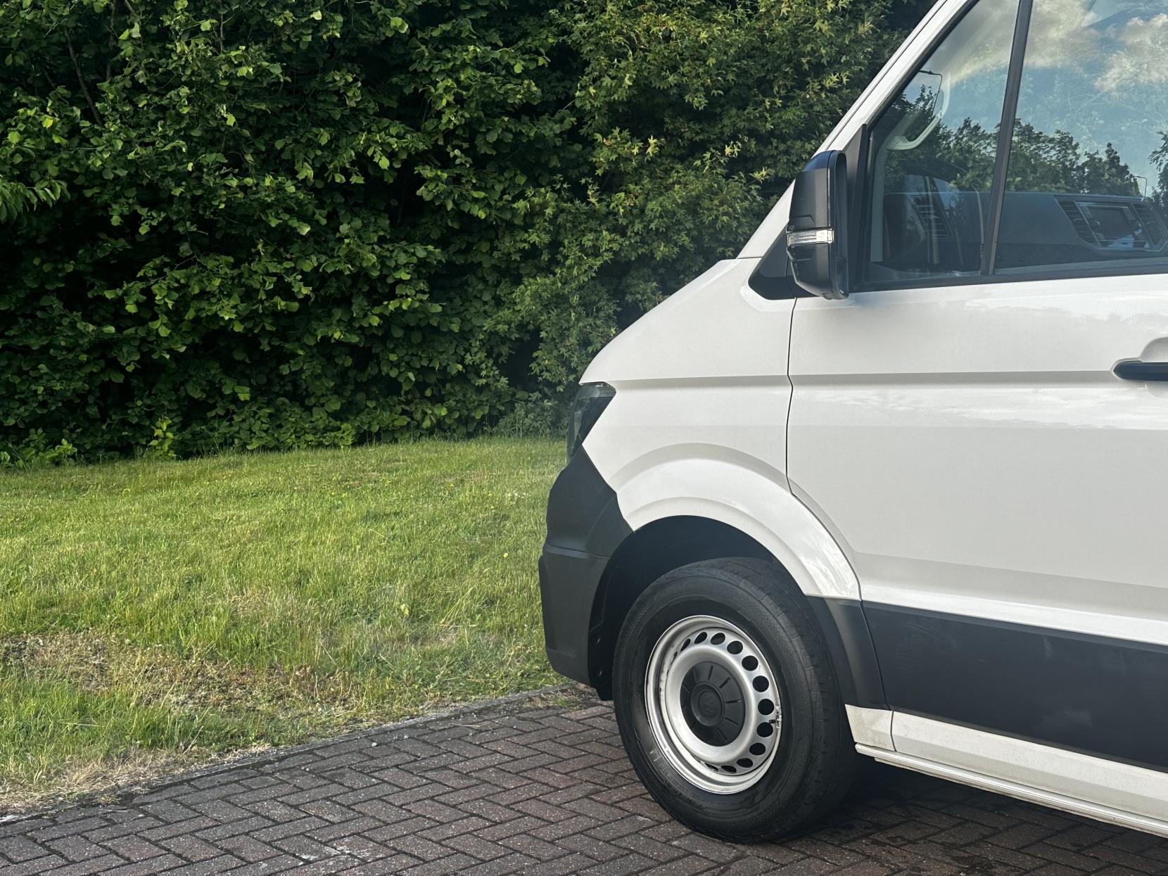 Volkswagen Crafter 2.0 TDI CR35 Trendline Panel Van 5dr Diesel Manual FWD MWB Euro 6 (s/s) (140 ps)