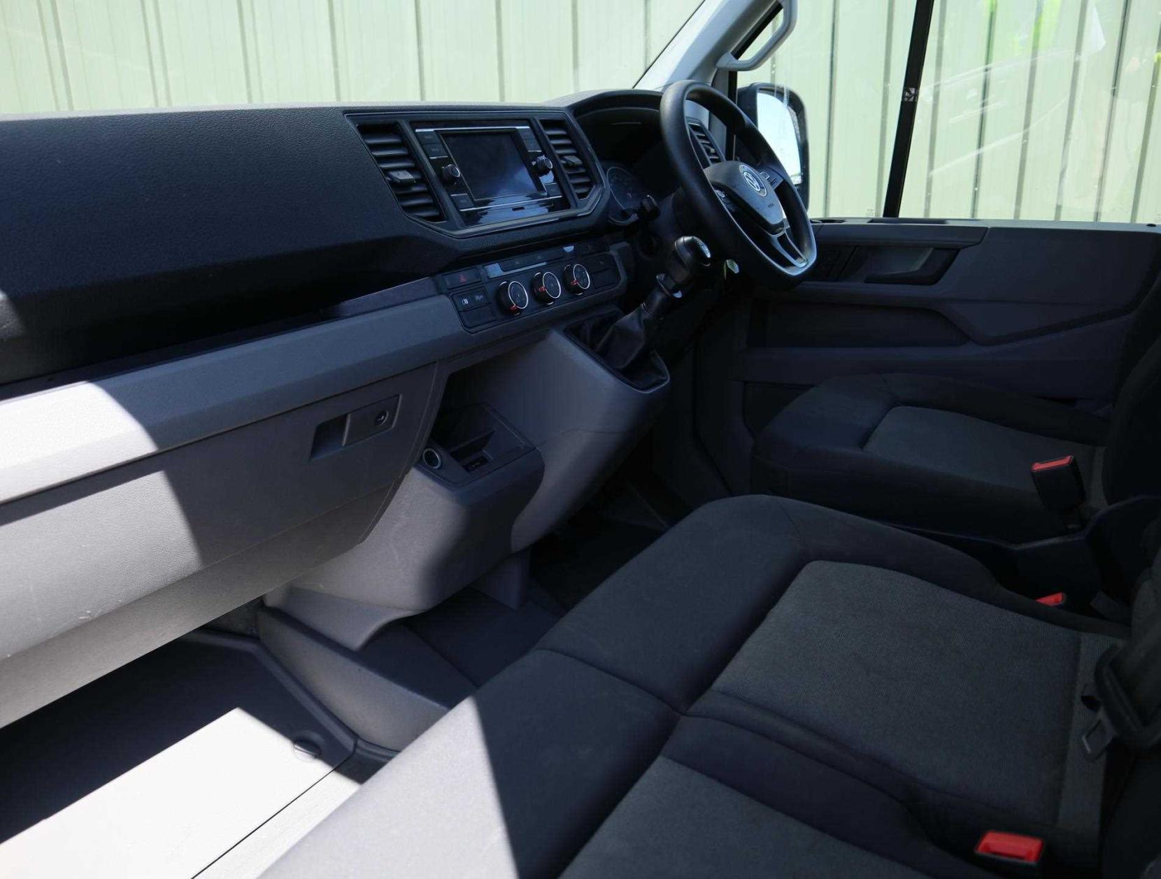 Volkswagen Crafter 2.0 TDI CR35 Trendline Panel Van 5dr Diesel Manual FWD MWB Euro 6 (s/s) (140 ps)