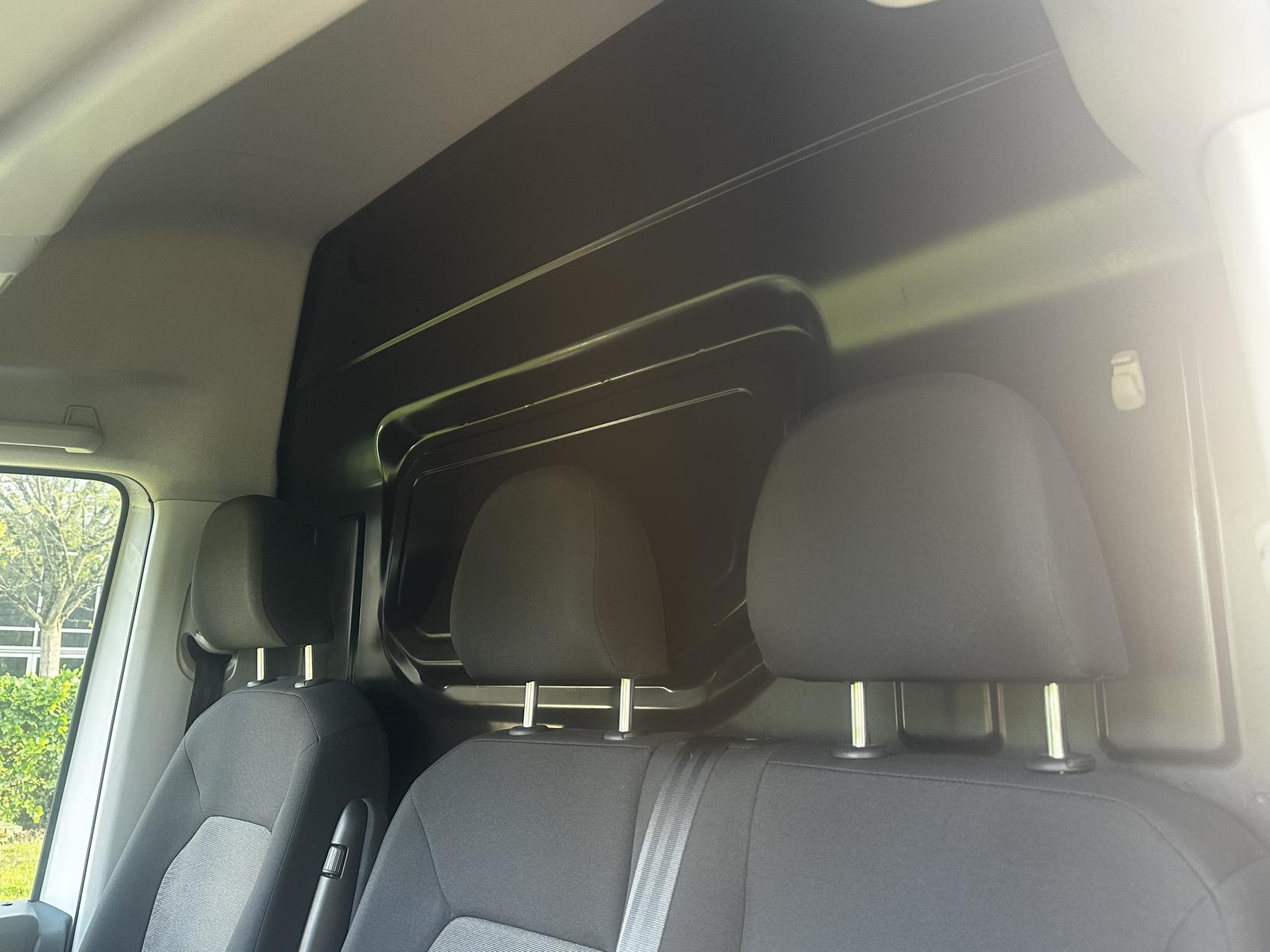 Volkswagen Crafter 2.0 TDI CR35 Trendline Panel Van 5dr Diesel Manual FWD MWB Euro 6 (s/s) (140 ps)