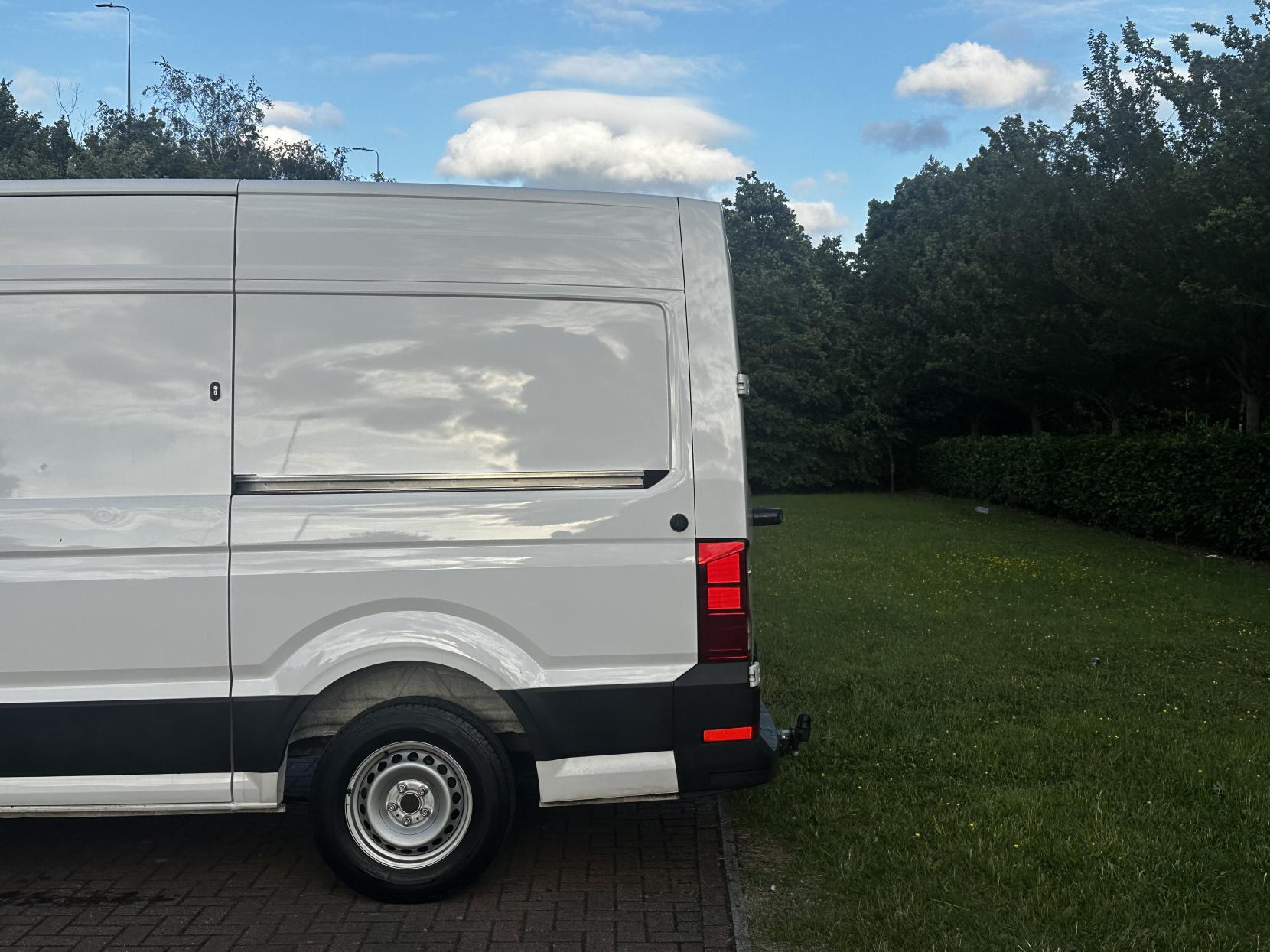 Volkswagen Crafter 2.0 TDI CR35 Trendline Panel Van 5dr Diesel Manual FWD MWB Euro 6 (s/s) (140 ps)