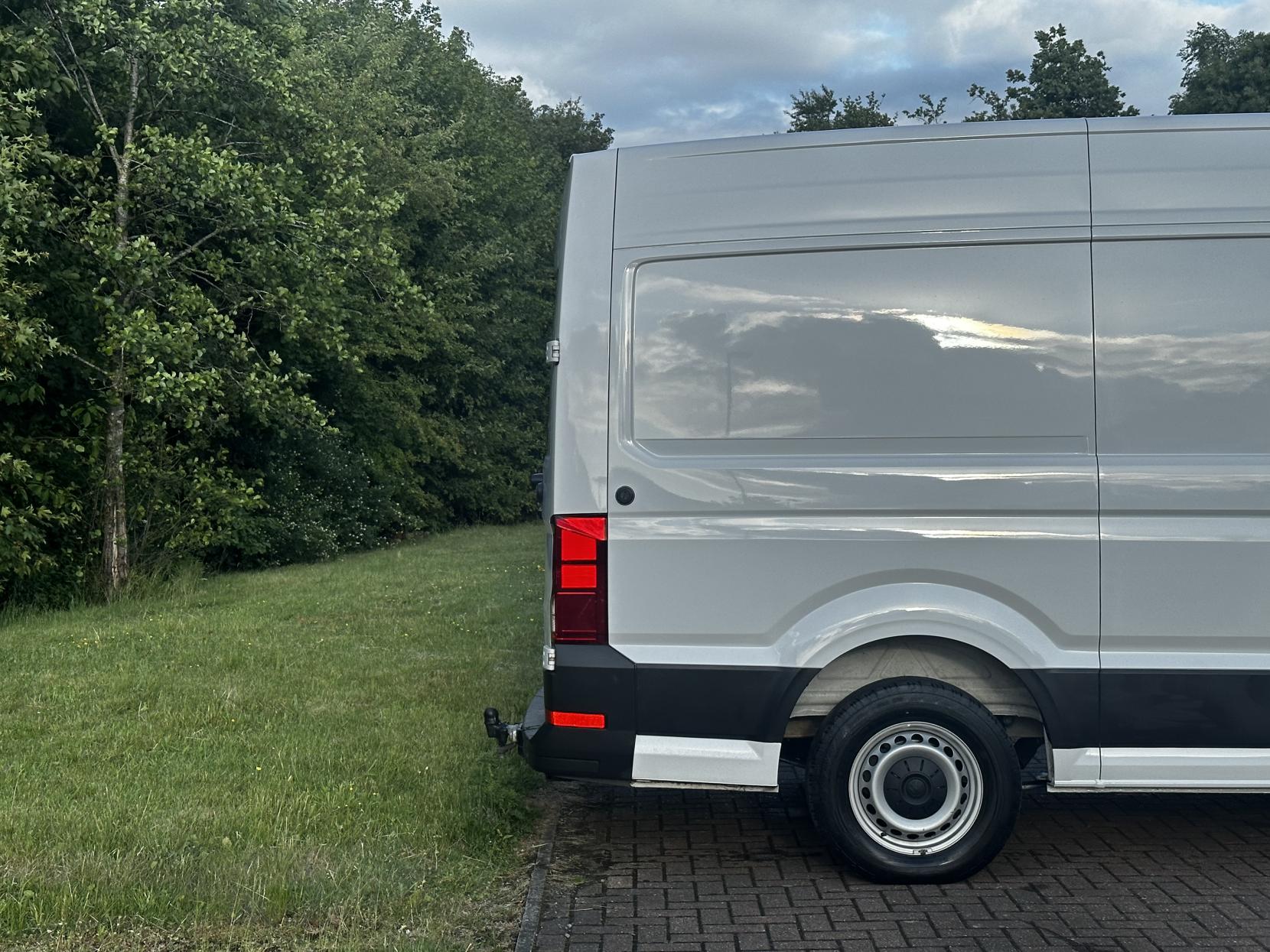Volkswagen Crafter 2.0 TDI CR35 Trendline Panel Van 5dr Diesel Manual FWD MWB Euro 6 (s/s) (140 ps)