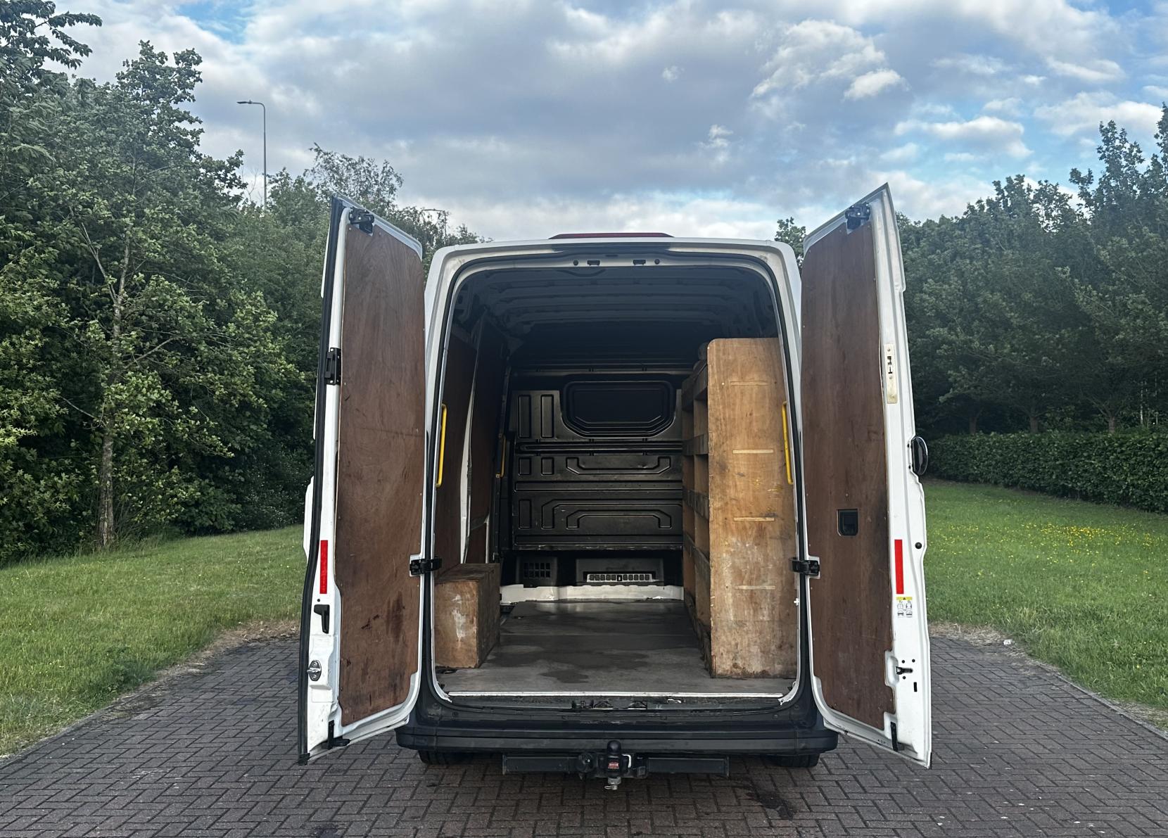 Volkswagen Crafter 2.0 TDI CR35 Trendline Panel Van 5dr Diesel Manual FWD MWB Euro 6 (s/s) (140 ps)