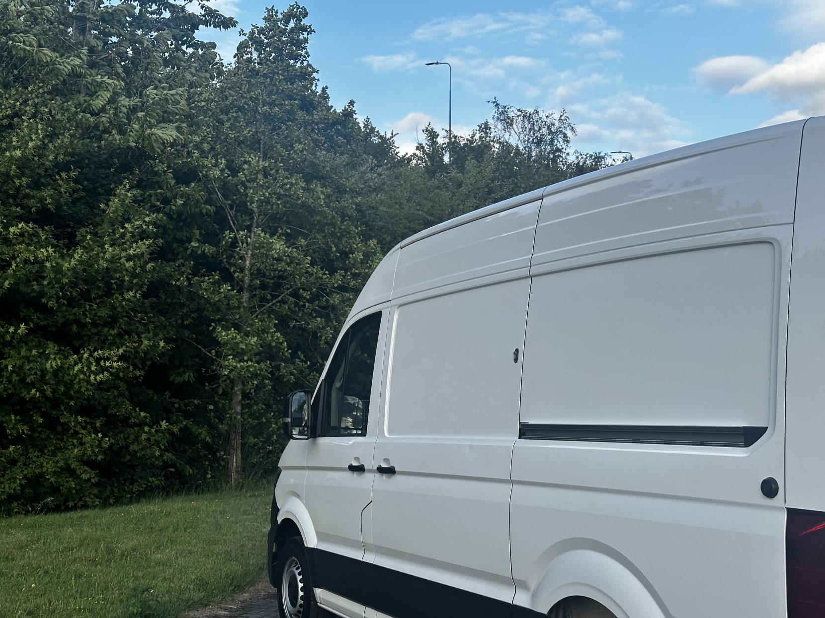 Volkswagen Crafter 2.0 TDI CR35 Trendline Panel Van 5dr Diesel Manual FWD MWB Euro 6 (s/s) (140 ps)
