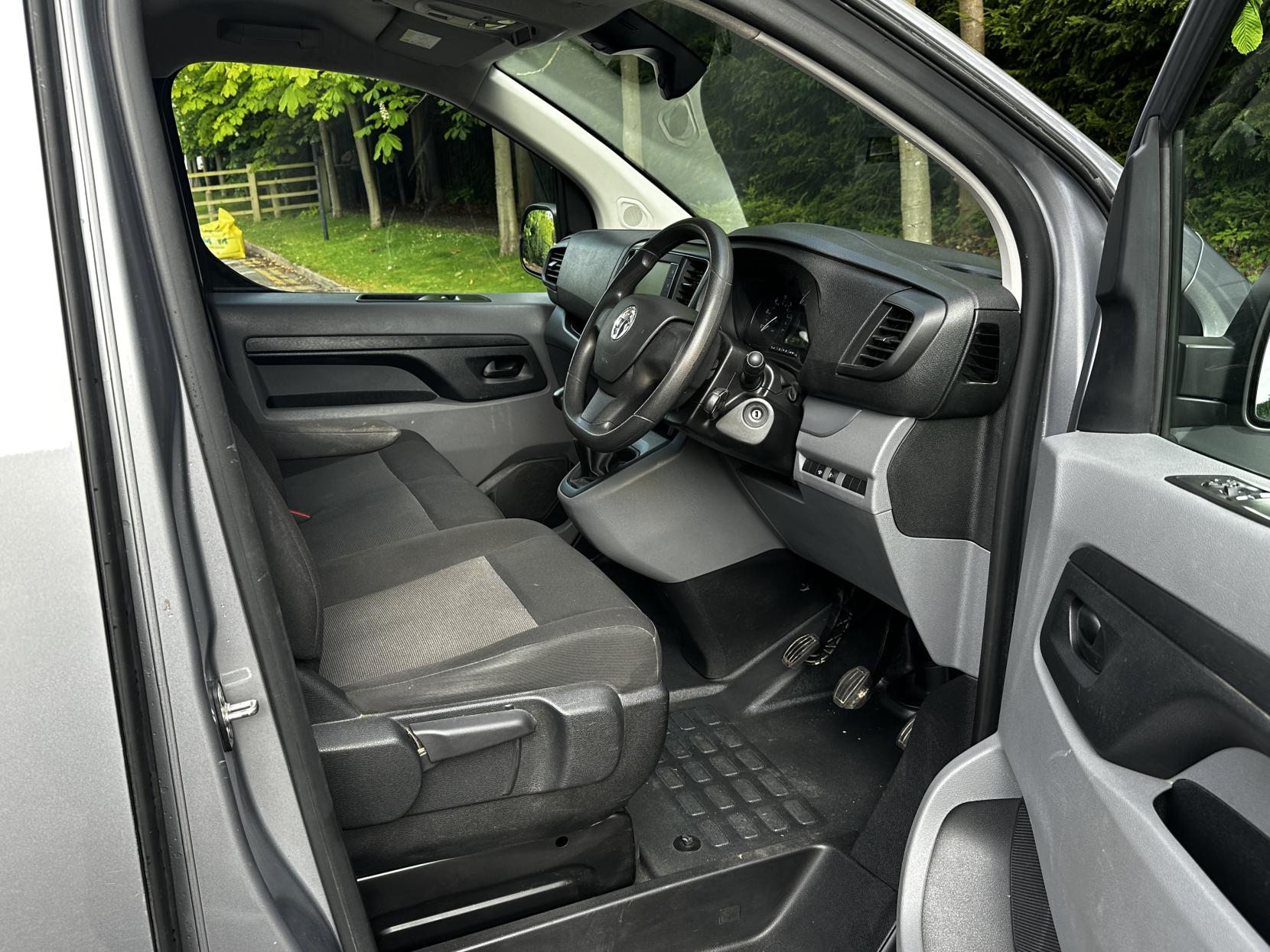 Vauxhall Vivaro 1.5 Turbo D 2700 Sportive Panel Van 6dr Diesel Manual L1 H1 Euro 6 (s/s) (120 ps)