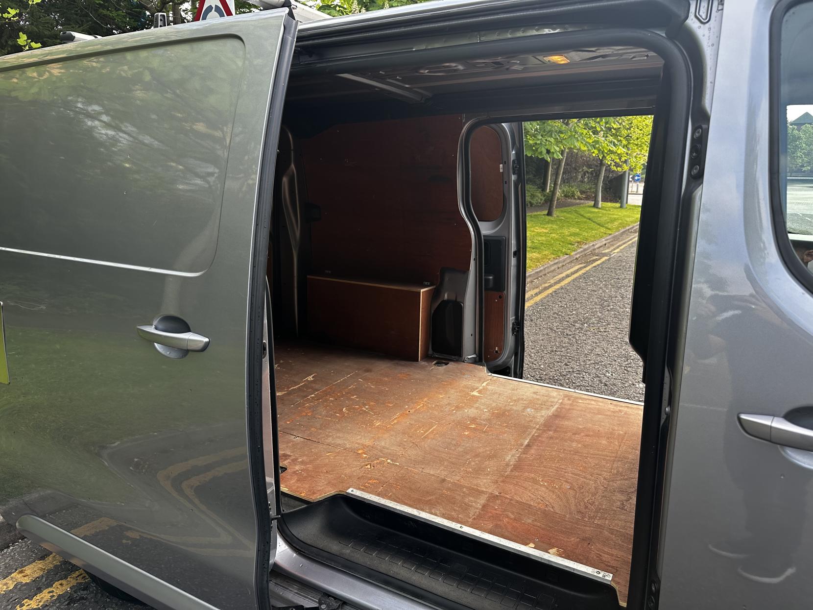 Vauxhall Vivaro 1.5 Turbo D 2700 Sportive Panel Van 6dr Diesel Manual L1 H1 Euro 6 (s/s) (120 ps)