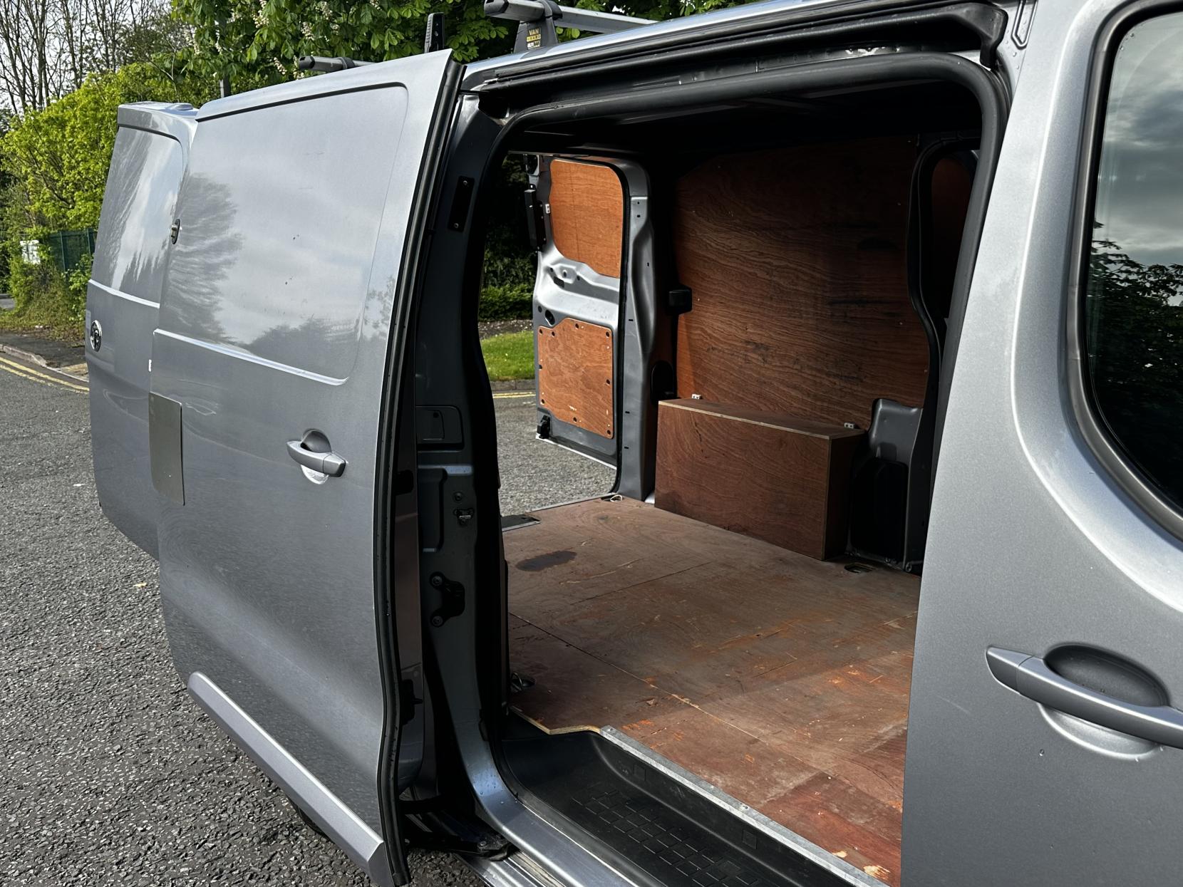 Vauxhall Vivaro 1.5 Turbo D 2700 Sportive Panel Van 6dr Diesel Manual L1 H1 Euro 6 (s/s) (120 ps)