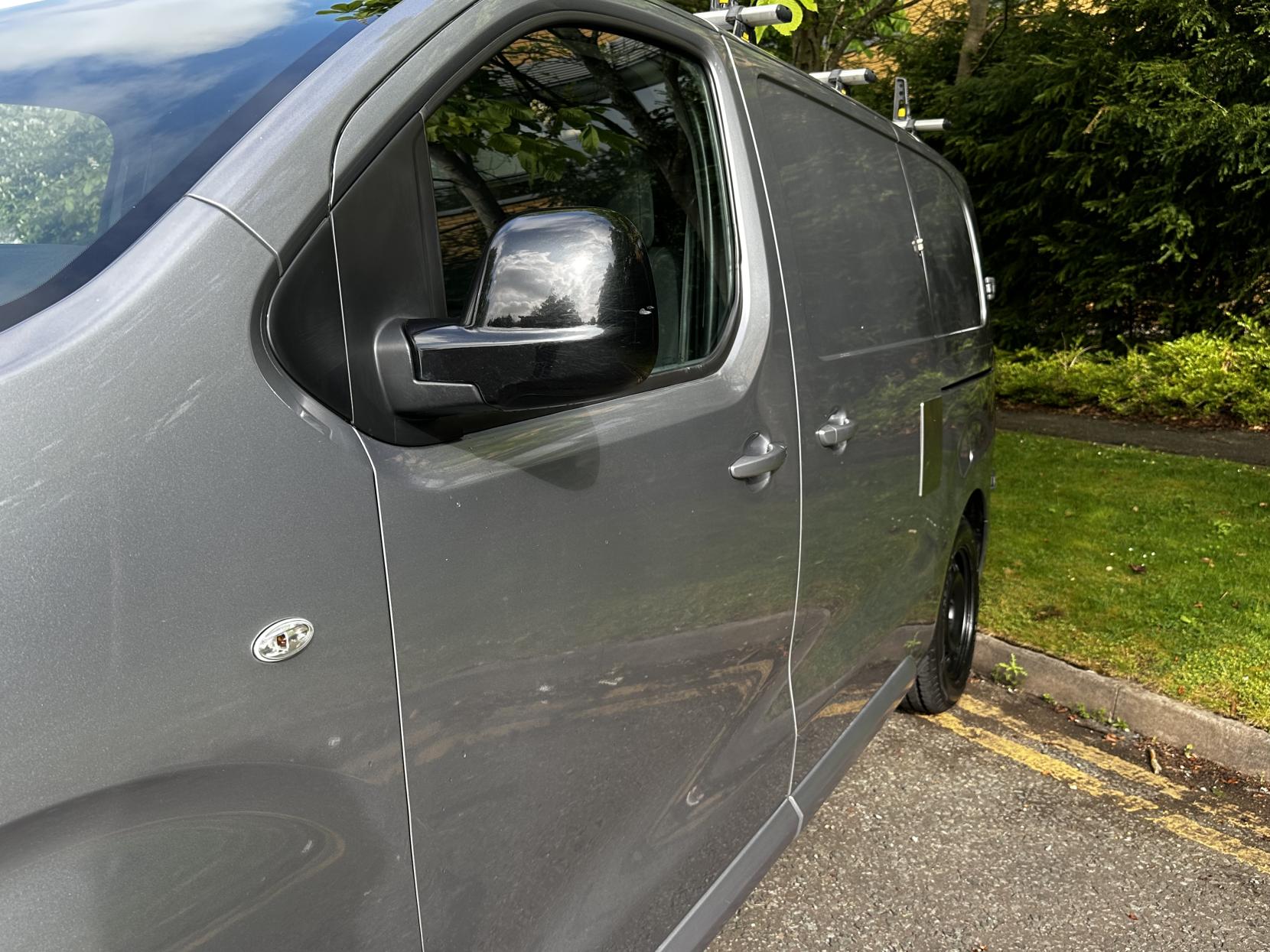 Vauxhall Vivaro 1.5 Turbo D 2700 Sportive Panel Van 6dr Diesel Manual L1 H1 Euro 6 (s/s) (120 ps)