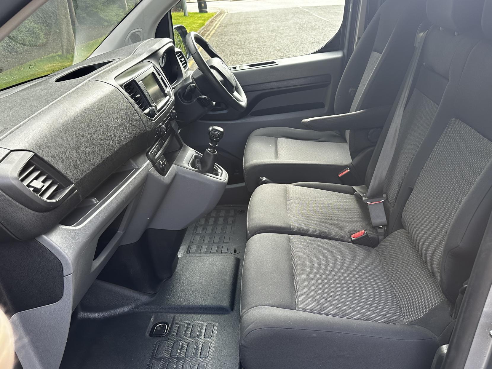 Vauxhall Vivaro 1.5 Turbo D 2700 Sportive Panel Van 6dr Diesel Manual L1 H1 Euro 6 (s/s) (120 ps)