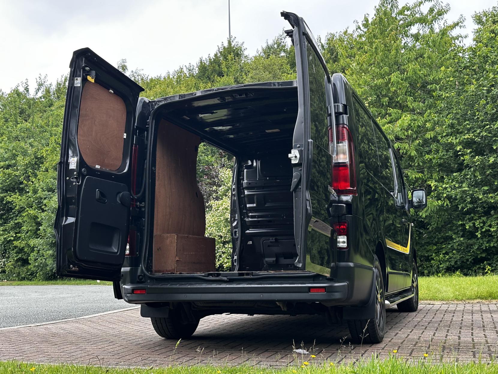 Renault Trafic 1.6 dCi ENERGY 27 Formula Edition Panel Van 5dr Diesel Manual SWB Standard Roof Euro 6 (s/s) (125 ps)