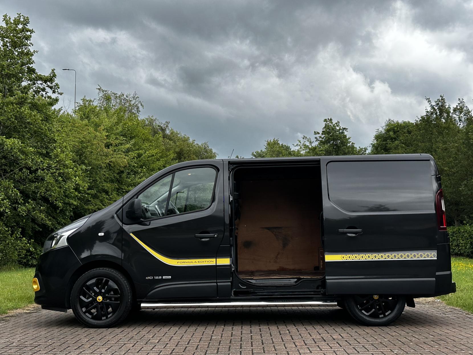 Renault Trafic 1.6 dCi ENERGY 27 Formula Edition Panel Van 5dr Diesel Manual SWB Standard Roof Euro 6 (s/s) (125 ps)