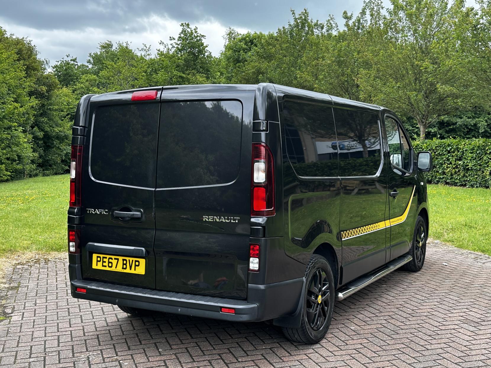 Renault Trafic 1.6 dCi ENERGY 27 Formula Edition Panel Van 5dr Diesel Manual SWB Standard Roof Euro 6 (s/s) (125 ps)