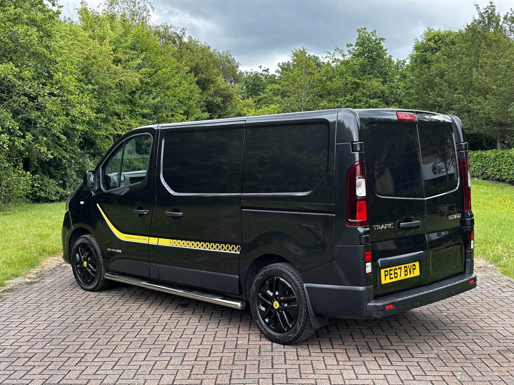 Renault Trafic 1.6 dCi ENERGY 27 Formula Edition Panel Van 5dr Diesel Manual SWB Standard Roof Euro 6 (s/s) (125 ps)