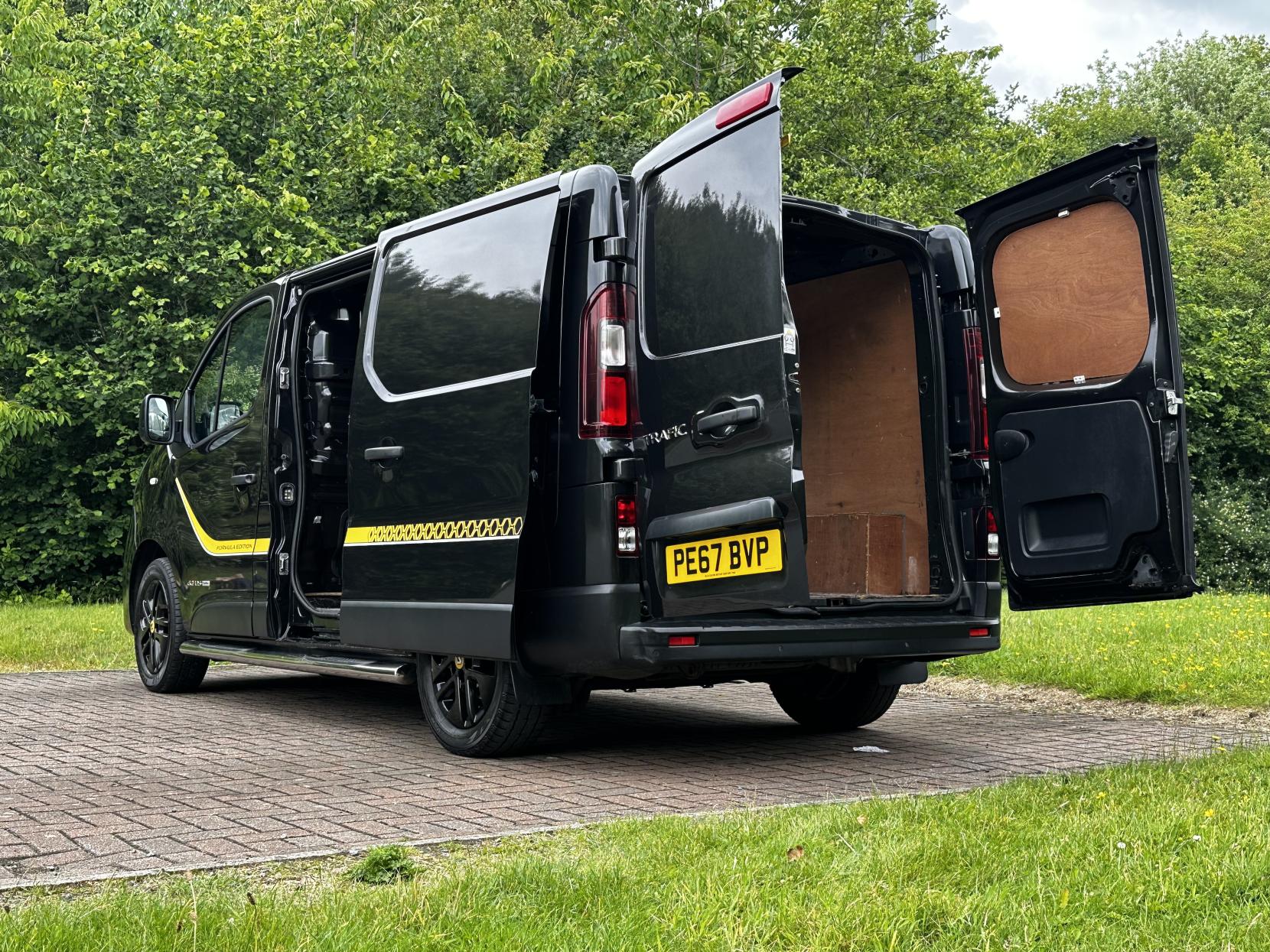 Renault Trafic 1.6 dCi ENERGY 27 Formula Edition Panel Van 5dr Diesel Manual SWB Standard Roof Euro 6 (s/s) (125 ps)