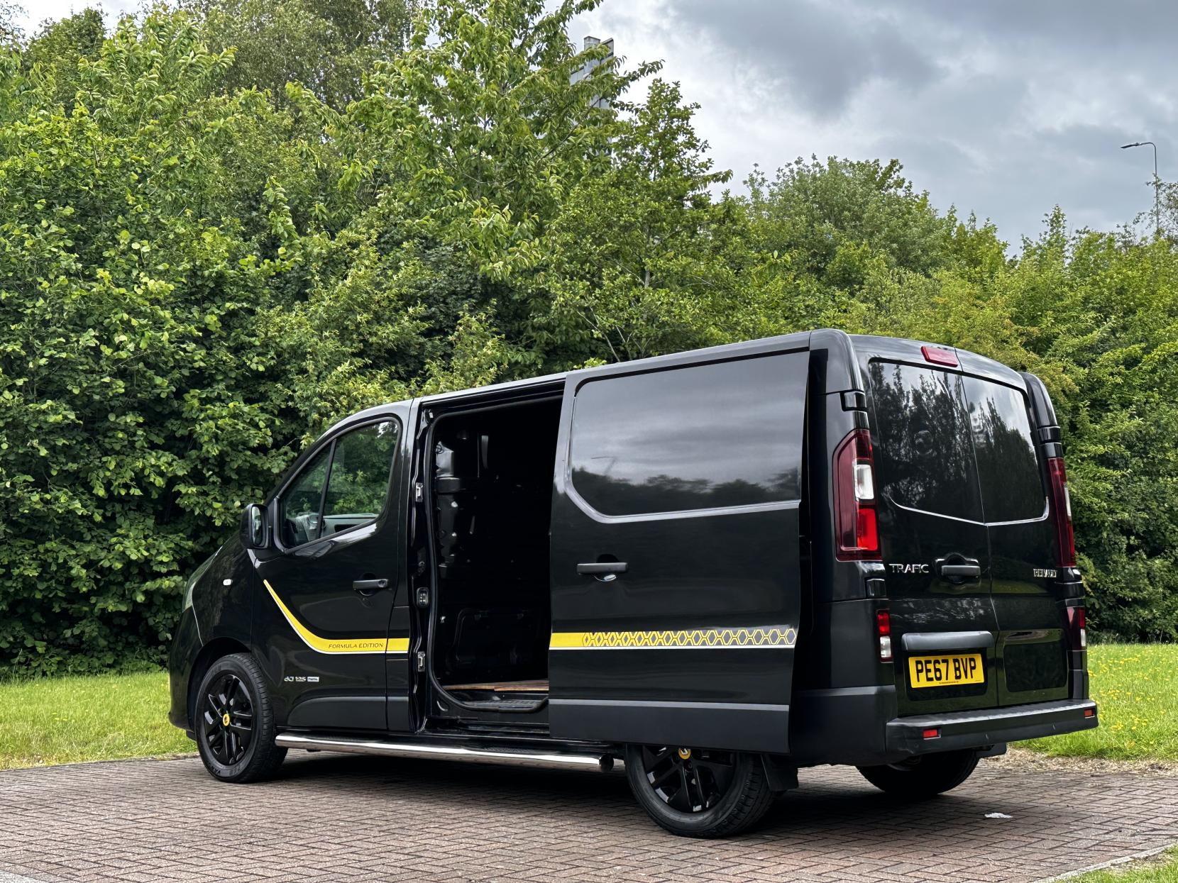 Renault Trafic 1.6 dCi ENERGY 27 Formula Edition Panel Van 5dr Diesel Manual SWB Standard Roof Euro 6 (s/s) (125 ps)