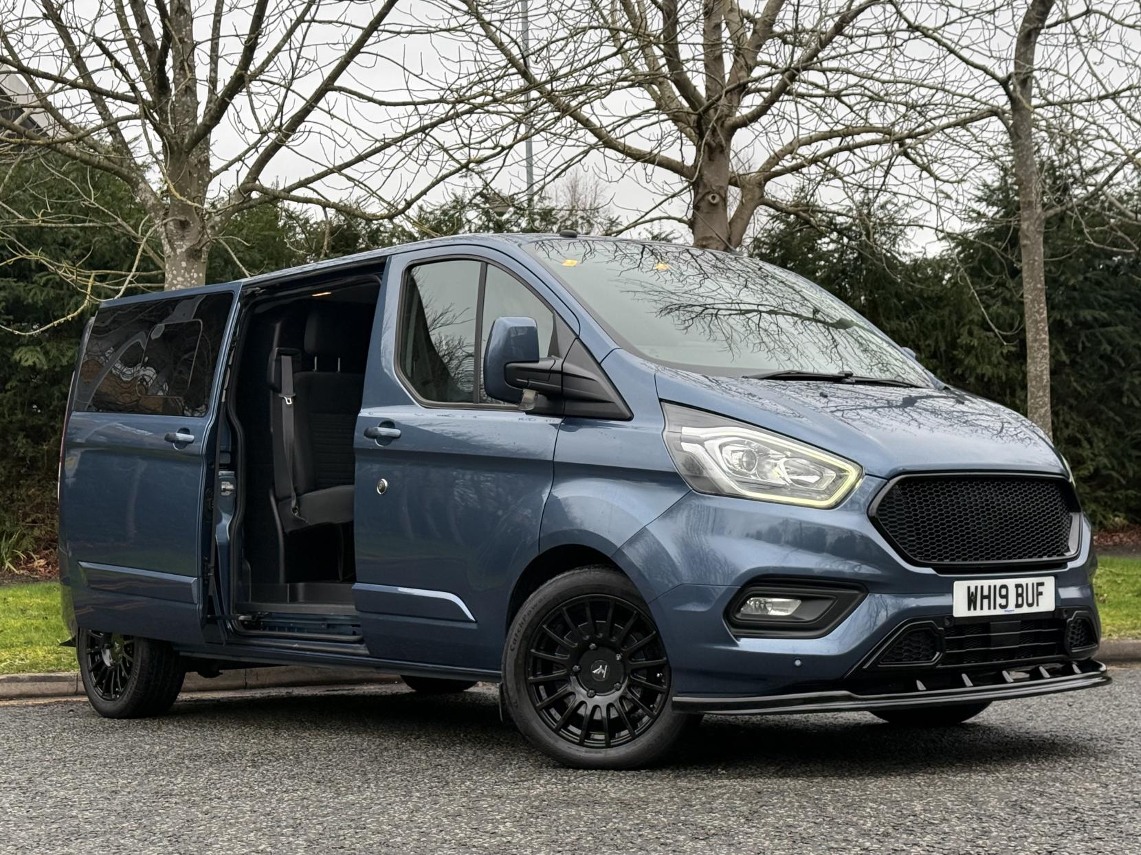 Ford Transit Custom 2.0 320 EcoBlue Limited Crew Van Double Cab 5dr Diesel Manual L2 H1 Euro 6 (6 Seat) (130 ps)