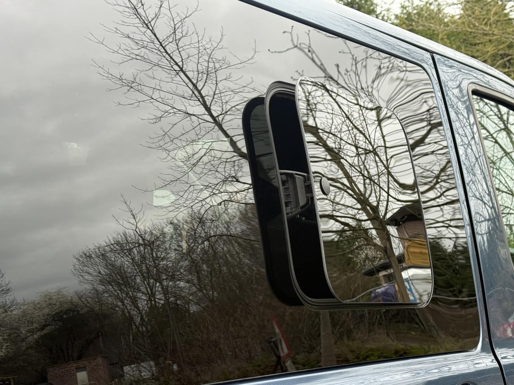 Ford Transit Custom 2.0 320 EcoBlue Limited Crew Van Double Cab 5dr Diesel Manual L2 H1 Euro 6 (6 Seat) (130 ps)