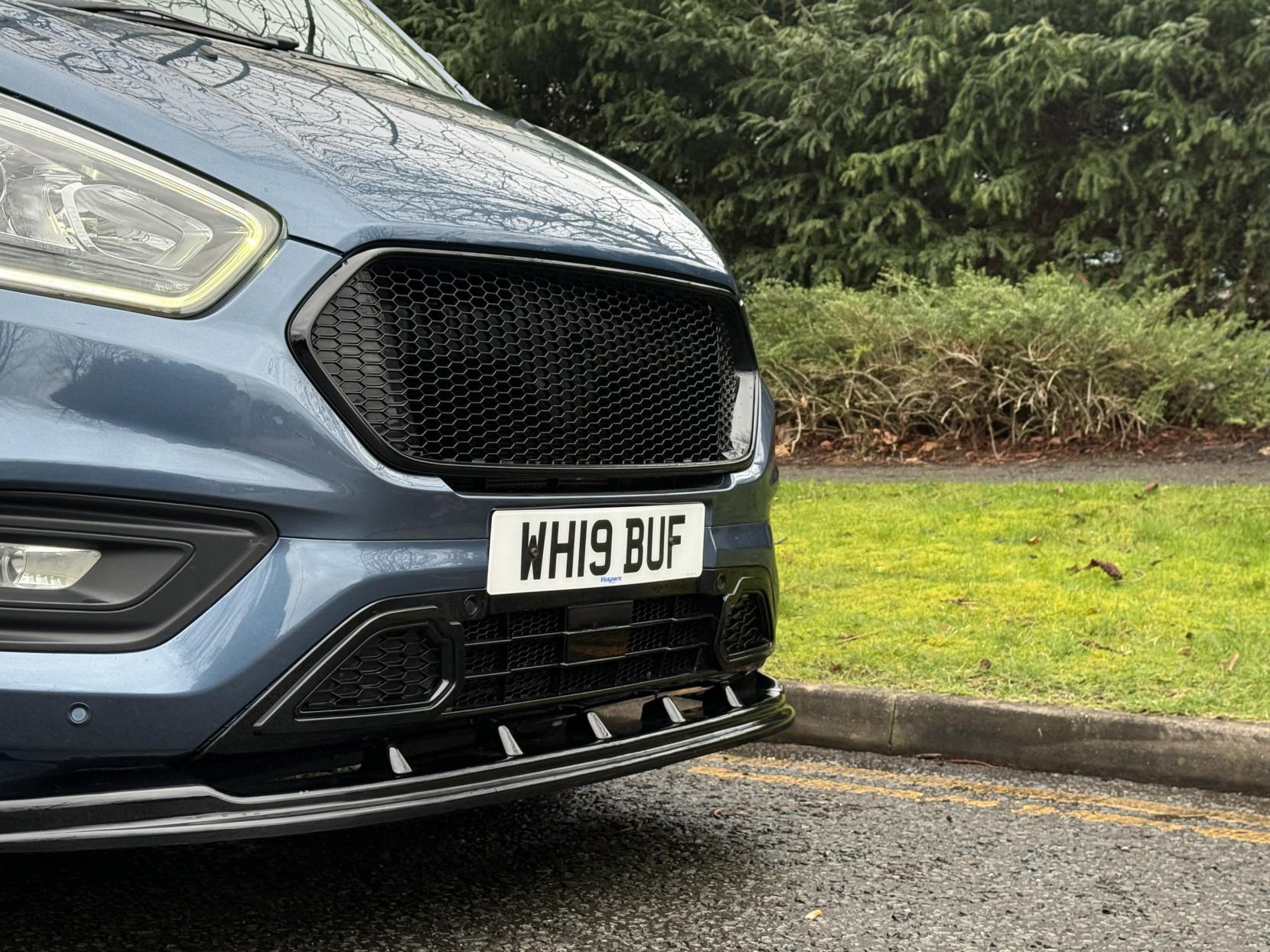 Ford Transit Custom 2.0 320 EcoBlue Limited Crew Van Double Cab 5dr Diesel Manual L2 H1 Euro 6 (6 Seat) (130 ps)