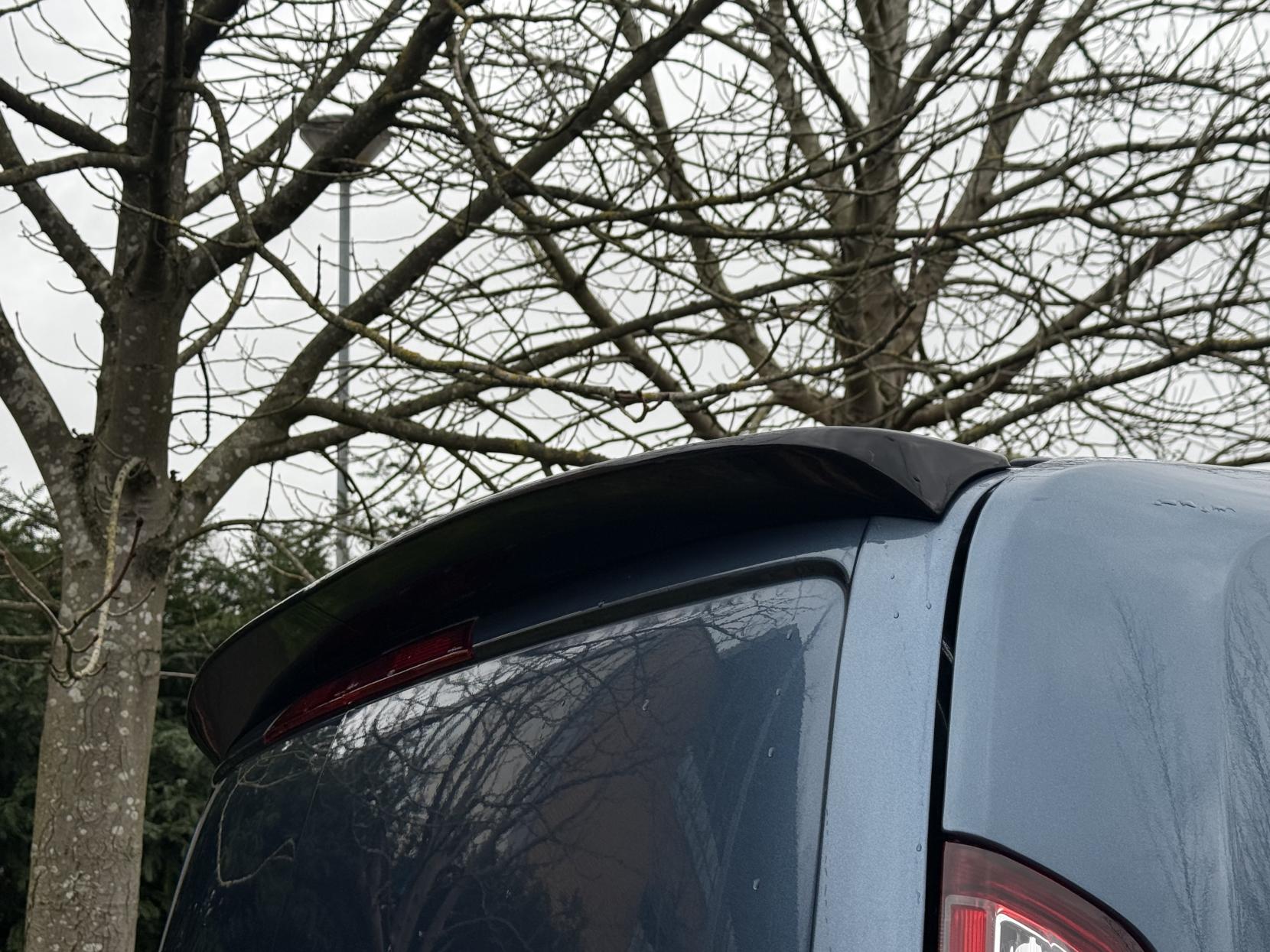 Ford Transit Custom 2.0 320 EcoBlue Limited Crew Van Double Cab 5dr Diesel Manual L2 H1 Euro 6 (6 Seat) (130 ps)