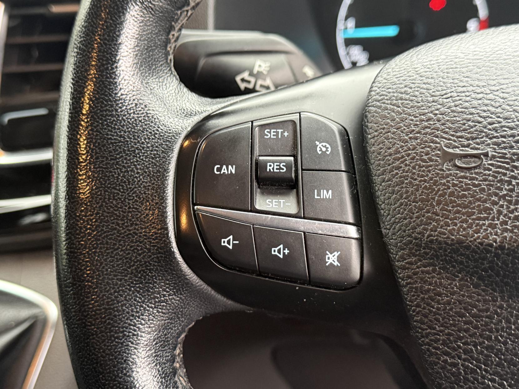 Ford Transit Custom 2.0 320 EcoBlue Limited Crew Van Double Cab 5dr Diesel Manual L2 H1 Euro 6 (6 Seat) (130 ps)