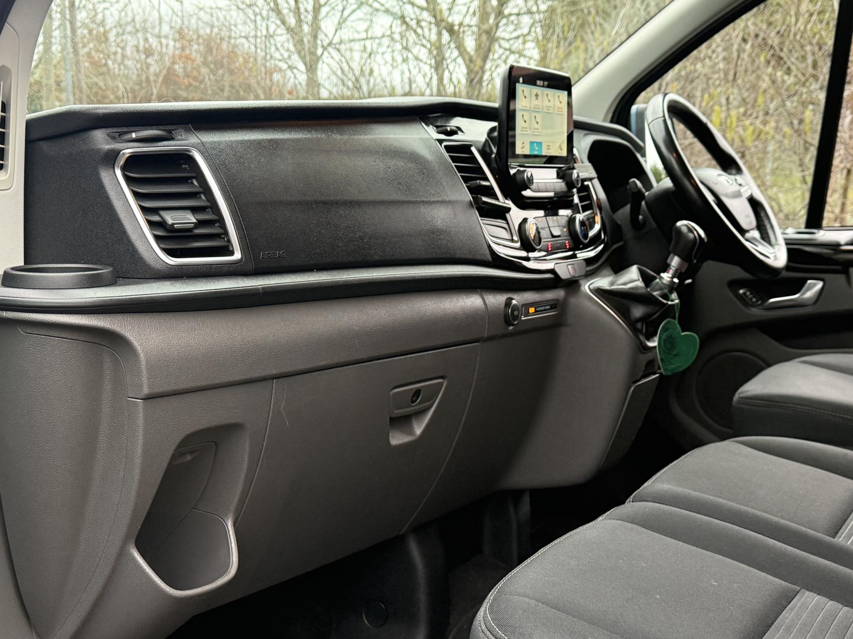 Ford Transit Custom 2.0 320 EcoBlue Limited Crew Van Double Cab 5dr Diesel Manual L2 H1 Euro 6 (6 Seat) (130 ps)