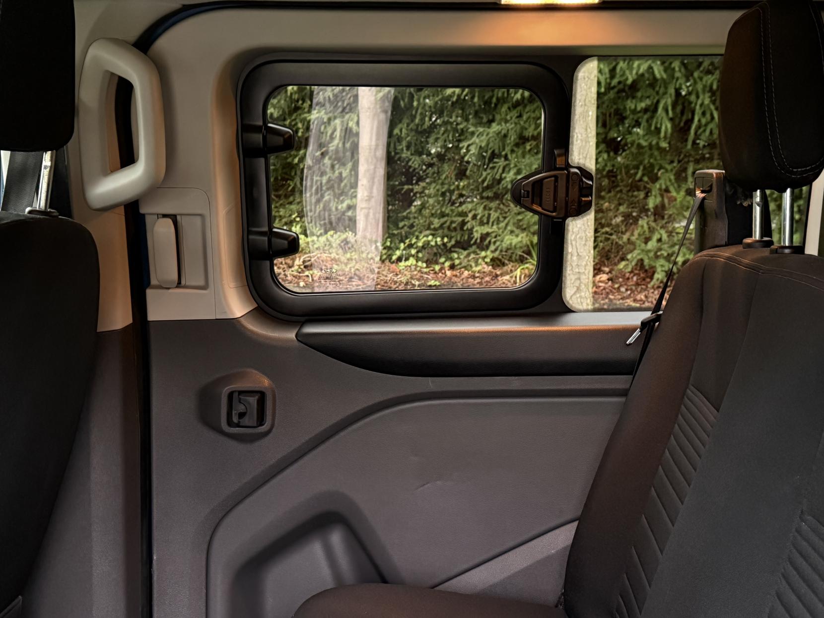 Ford Transit Custom 2.0 320 EcoBlue Limited Crew Van Double Cab 5dr Diesel Manual L2 H1 Euro 6 (6 Seat) (130 ps)