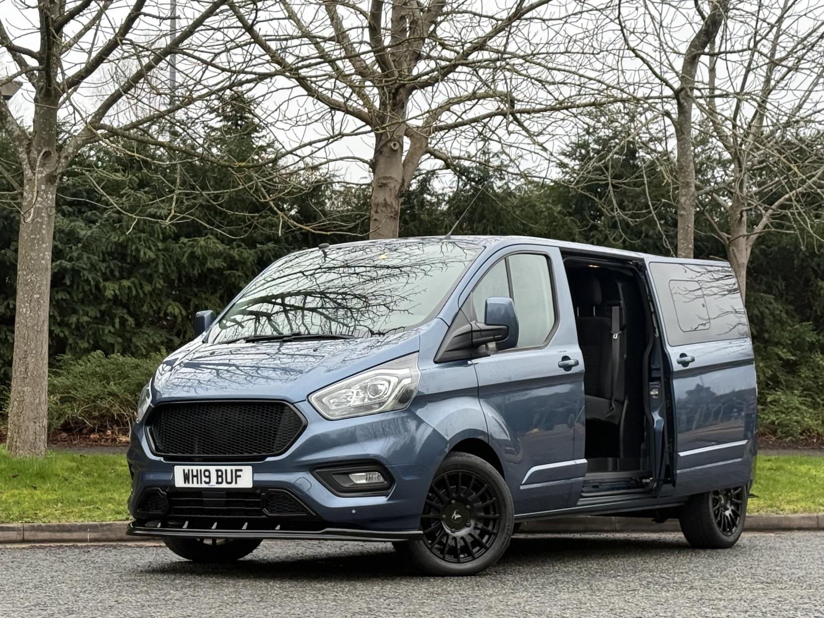 Ford Transit Custom 2.0 320 EcoBlue Limited Crew Van Double Cab 5dr Diesel Manual L2 H1 Euro 6 (6 Seat) (130 ps)
