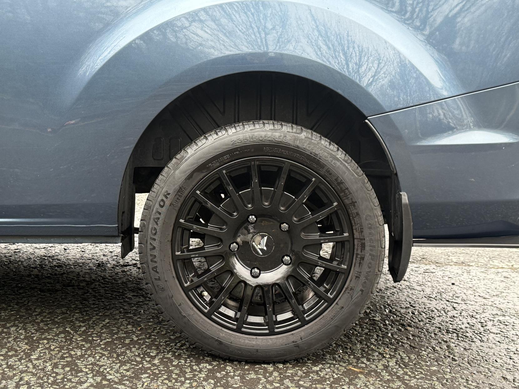 Ford Transit Custom 2.0 320 EcoBlue Limited Crew Van Double Cab 5dr Diesel Manual L2 H1 Euro 6 (6 Seat) (130 ps)