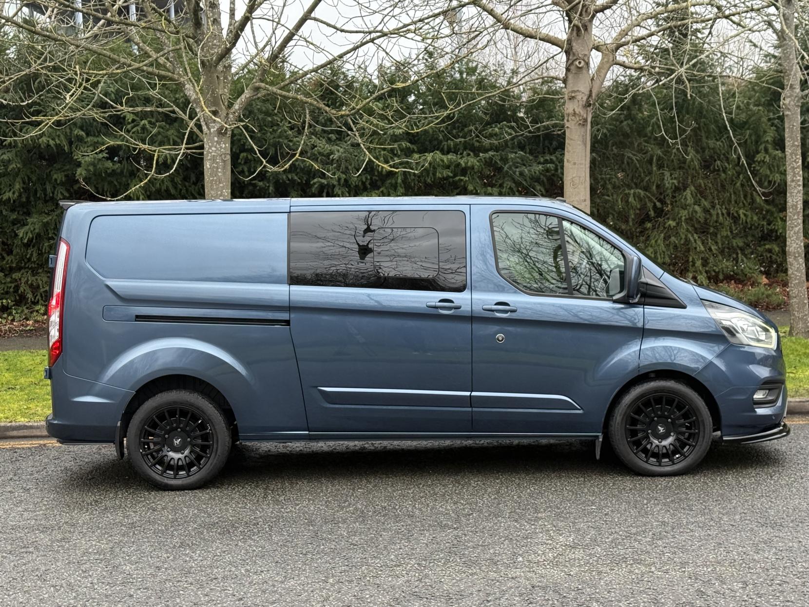 Ford Transit Custom 2.0 320 EcoBlue Limited Crew Van Double Cab 5dr Diesel Manual L2 H1 Euro 6 (6 Seat) (130 ps)
