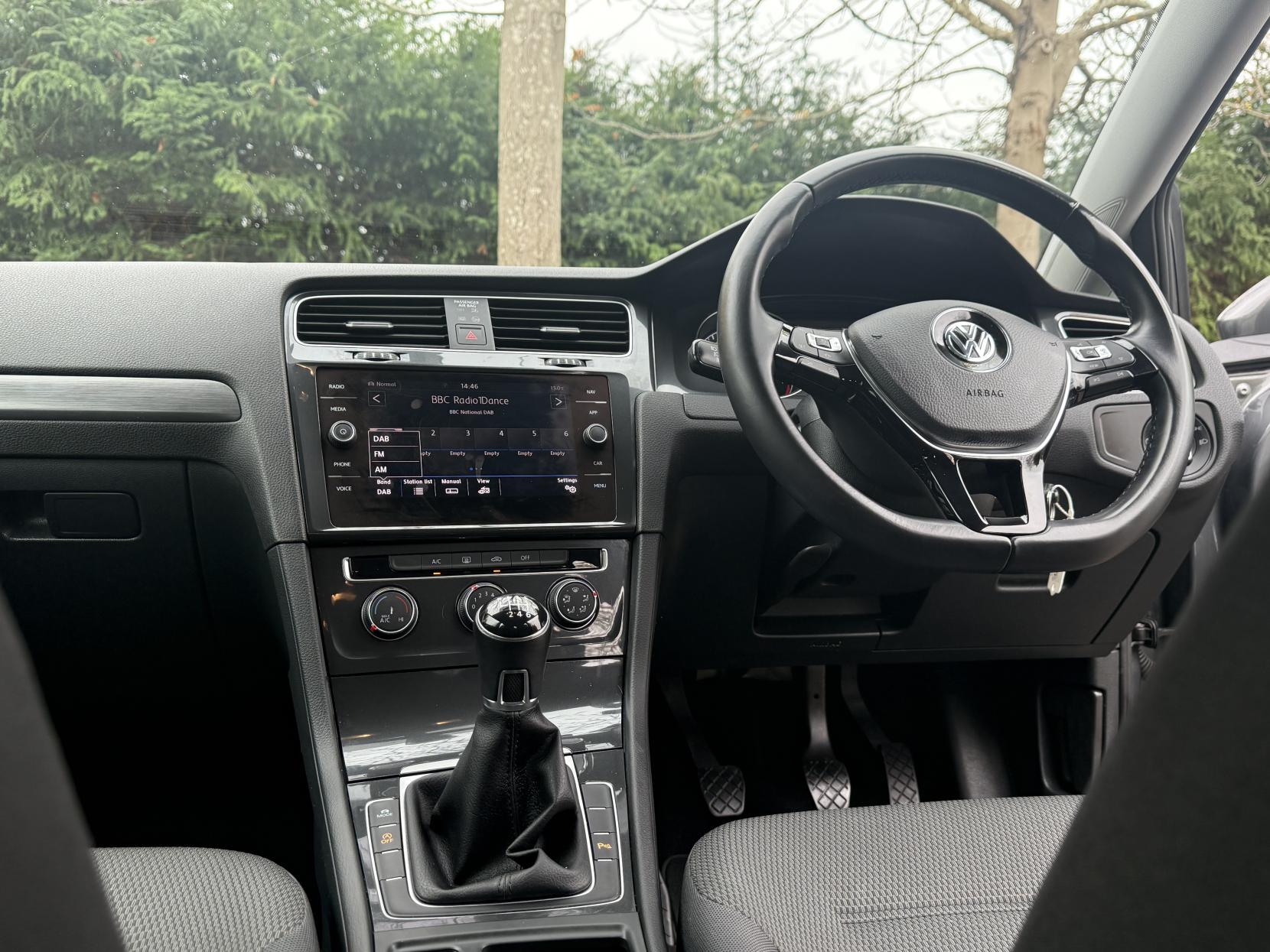 Volkswagen Golf 1.5 TSI EVO SE Nav Hatchback 5dr Petrol Manual Euro 6 (s/s) (130 ps)