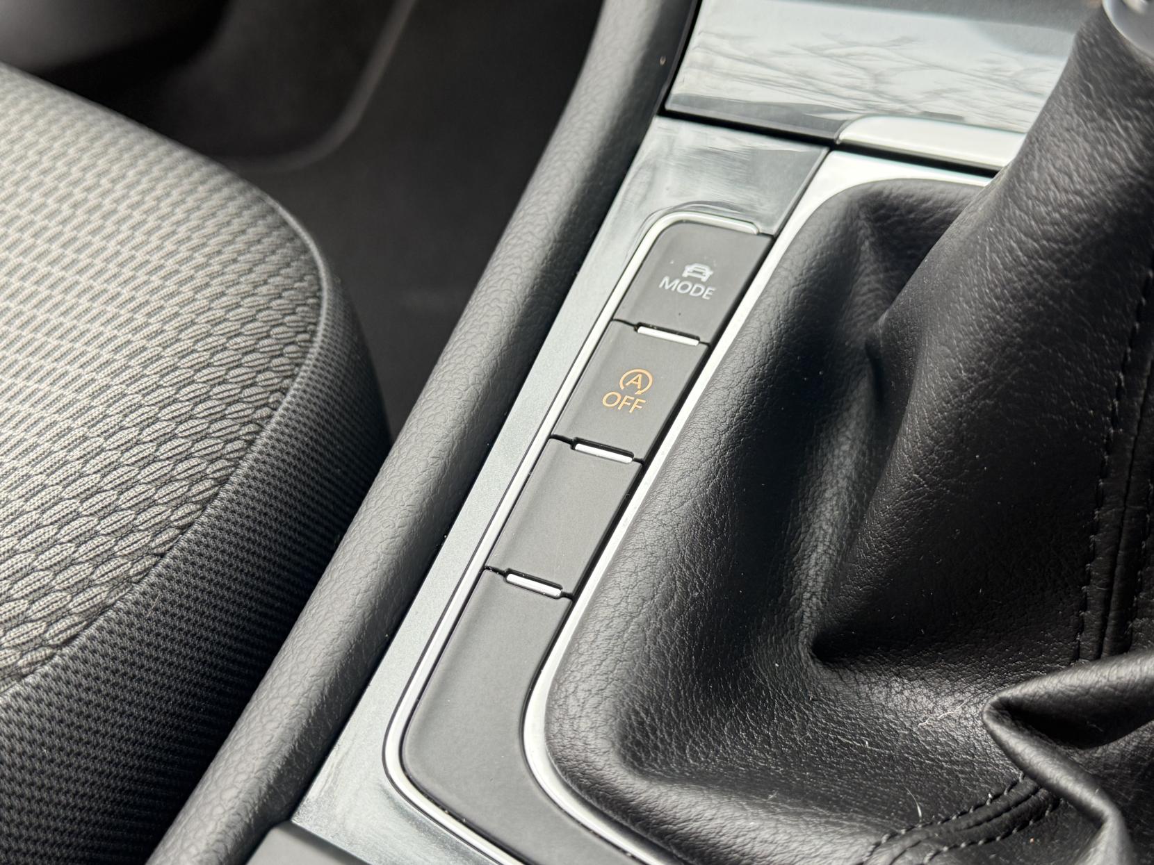 Volkswagen Golf 1.5 TSI EVO SE Nav Hatchback 5dr Petrol Manual Euro 6 (s/s) (130 ps)