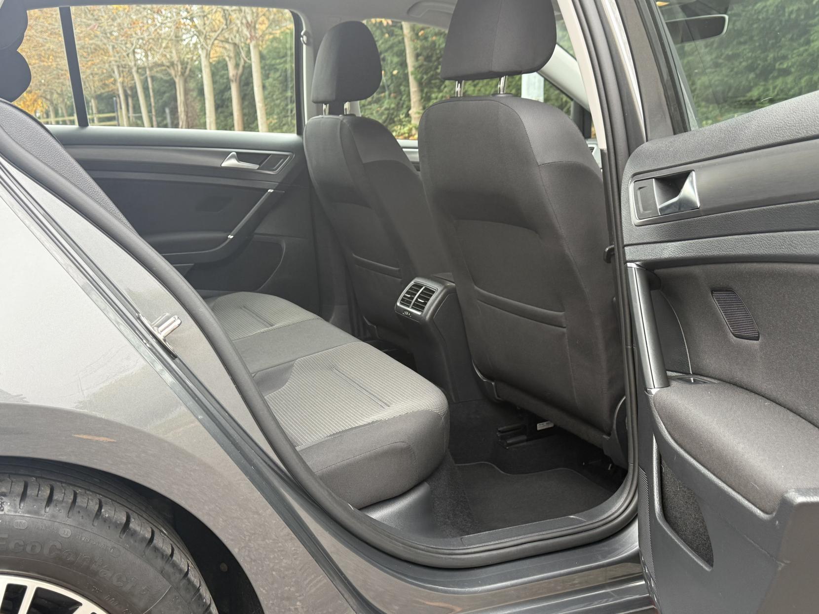 Volkswagen Golf 1.5 TSI EVO SE Nav Hatchback 5dr Petrol Manual Euro 6 (s/s) (130 ps)