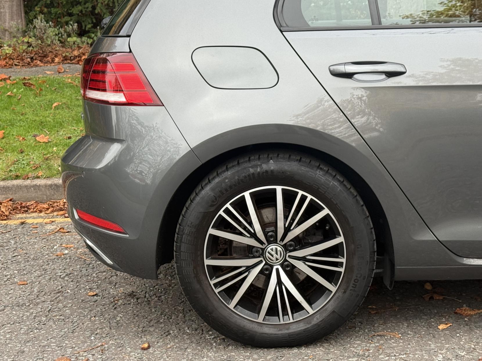 Volkswagen Golf 1.5 TSI EVO SE Nav Hatchback 5dr Petrol Manual Euro 6 (s/s) (130 ps)