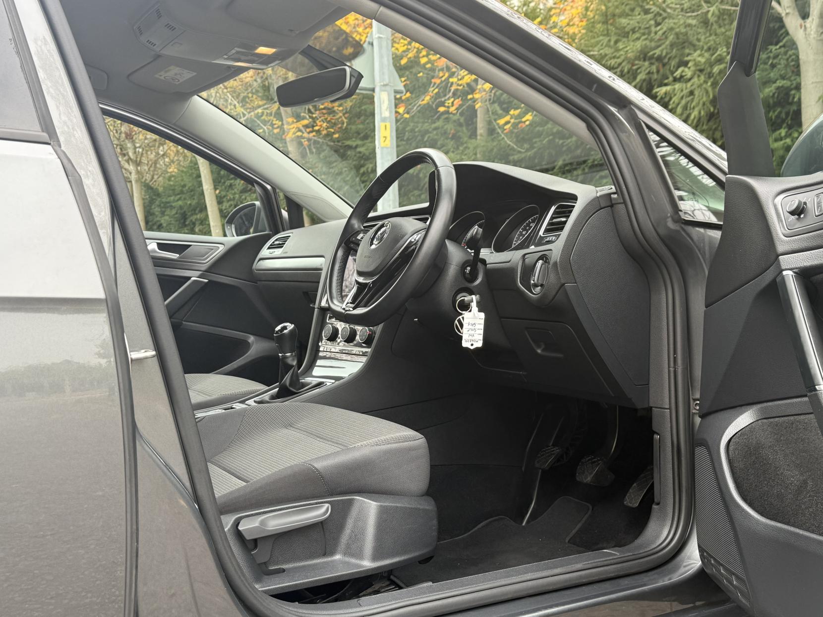 Volkswagen Golf 1.5 TSI EVO SE Nav Hatchback 5dr Petrol Manual Euro 6 (s/s) (130 ps)