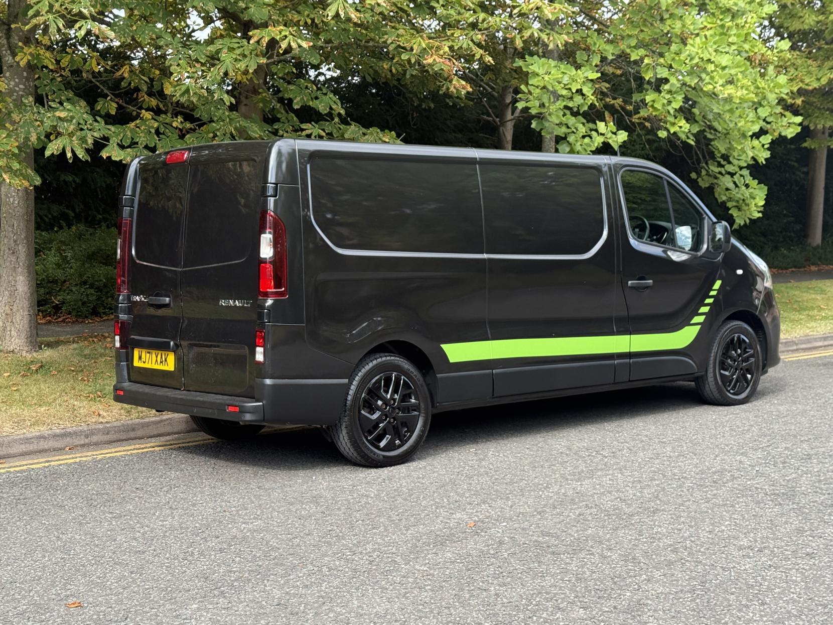 Renault Trafic 2.0 dCi ENERGY 30 Sport Panel Van 5dr Diesel Manual LWB Standard Roof Euro 6 (s/s) (120 ps)
