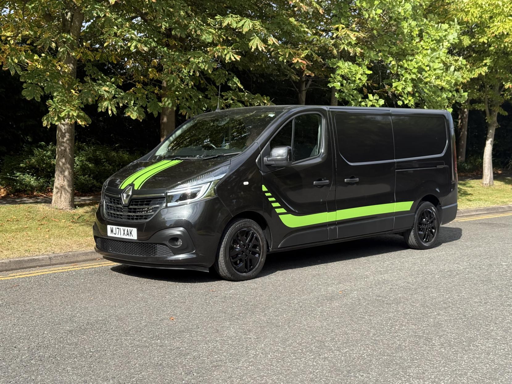 Renault Trafic 2.0 dCi ENERGY 30 Sport Panel Van 5dr Diesel Manual LWB Standard Roof Euro 6 (s/s) (120 ps)
