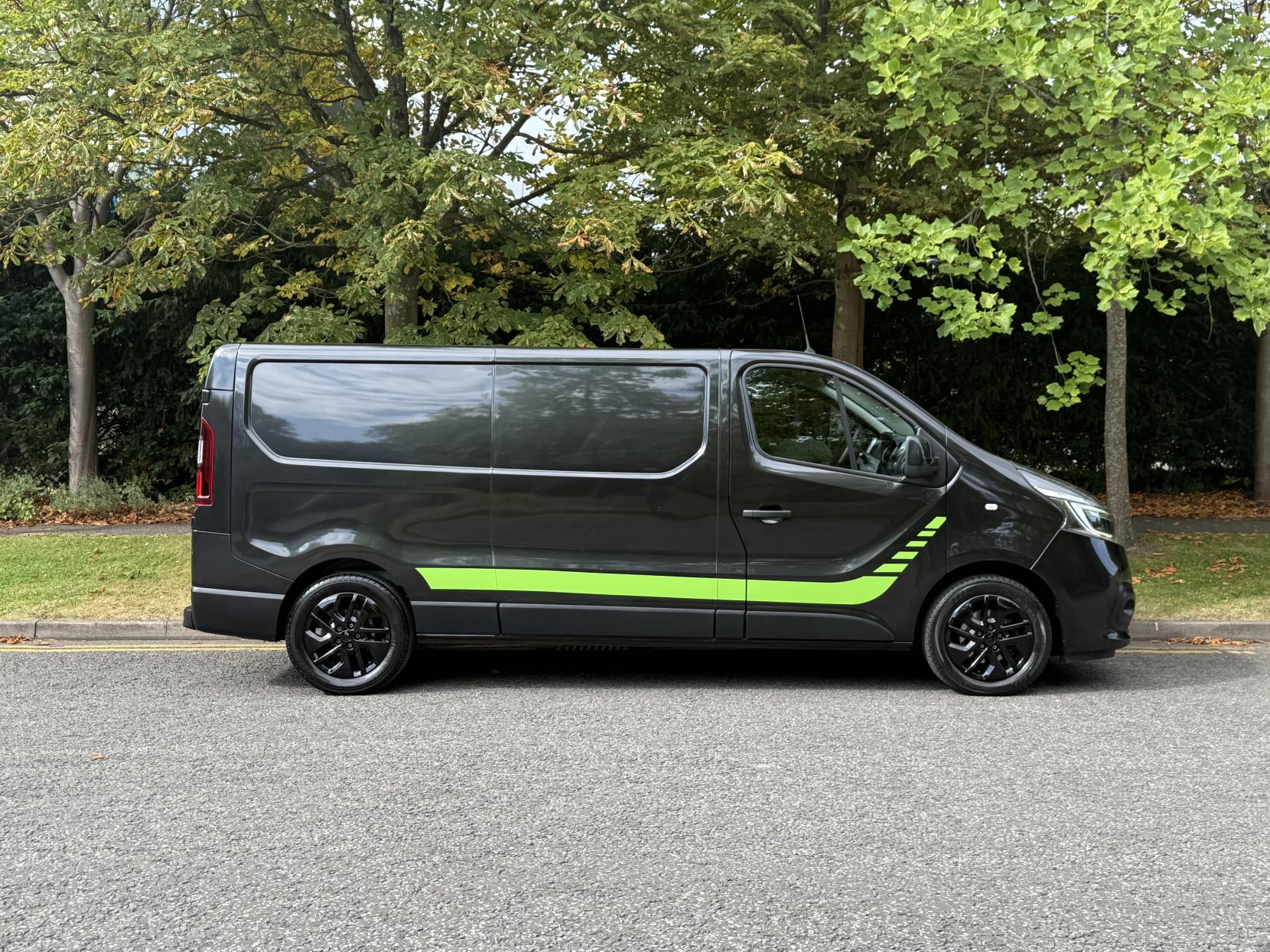 Renault Trafic 2.0 dCi ENERGY 30 Sport Panel Van 5dr Diesel Manual LWB Standard Roof Euro 6 (s/s) (120 ps)