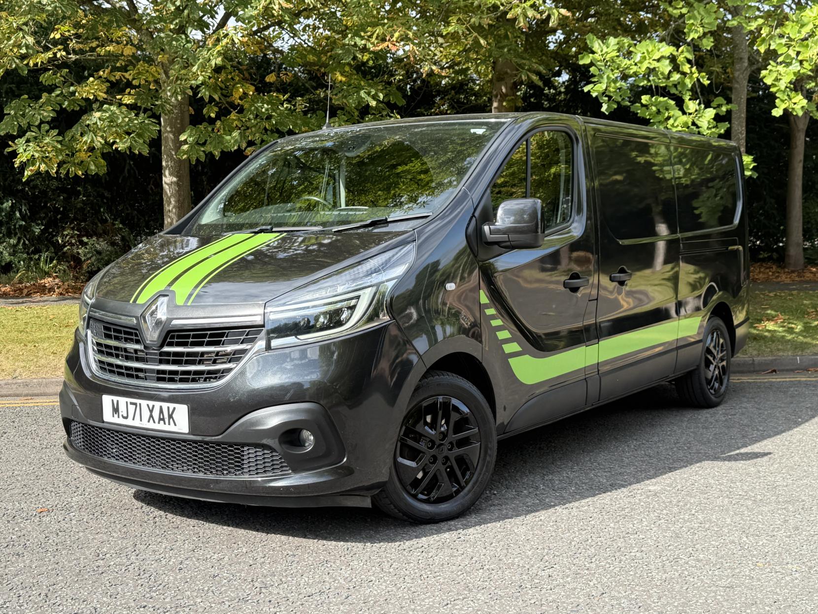 Renault Trafic 2.0 dCi ENERGY 30 Sport Panel Van 5dr Diesel Manual LWB Standard Roof Euro 6 (s/s) (120 ps)