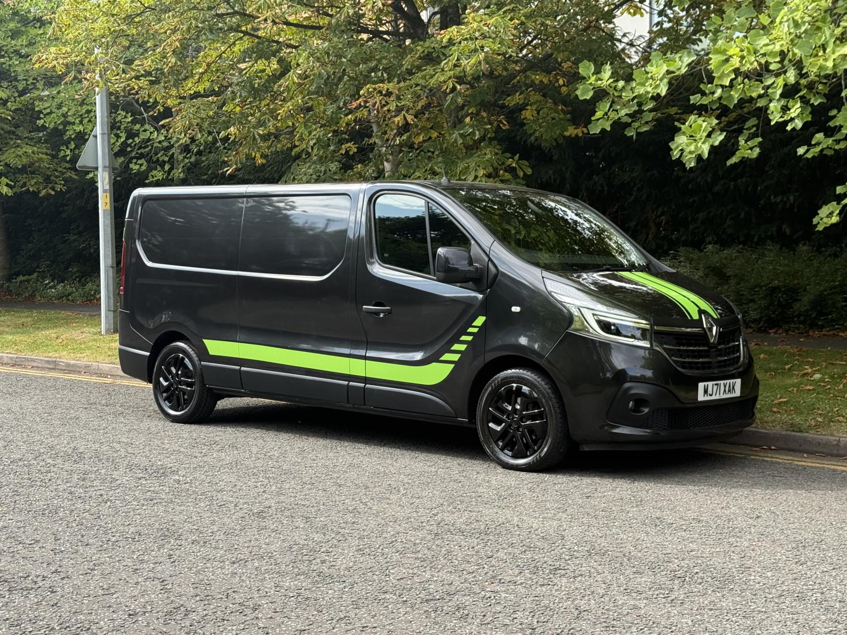 Renault Trafic 2.0 dCi ENERGY 30 Sport Panel Van 5dr Diesel Manual LWB Standard Roof Euro 6 (s/s) (120 ps)