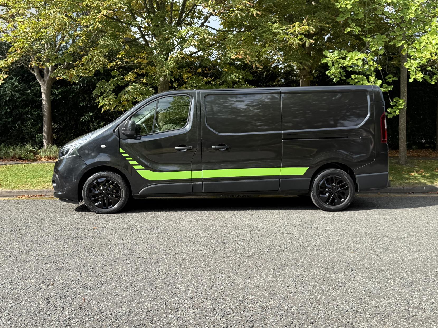 Renault Trafic 2.0 dCi ENERGY 30 Sport Panel Van 5dr Diesel Manual LWB Standard Roof Euro 6 (s/s) (120 ps)