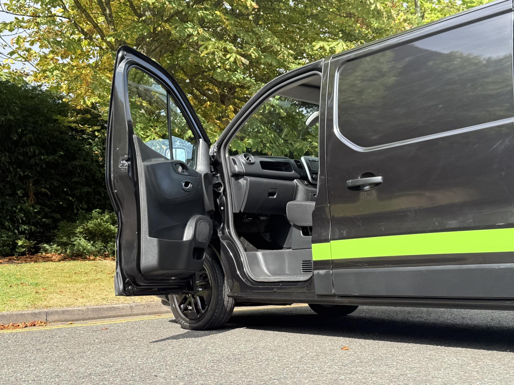 Renault Trafic 2.0 dCi ENERGY 30 Sport Panel Van 5dr Diesel Manual LWB Standard Roof Euro 6 (s/s) (120 ps)