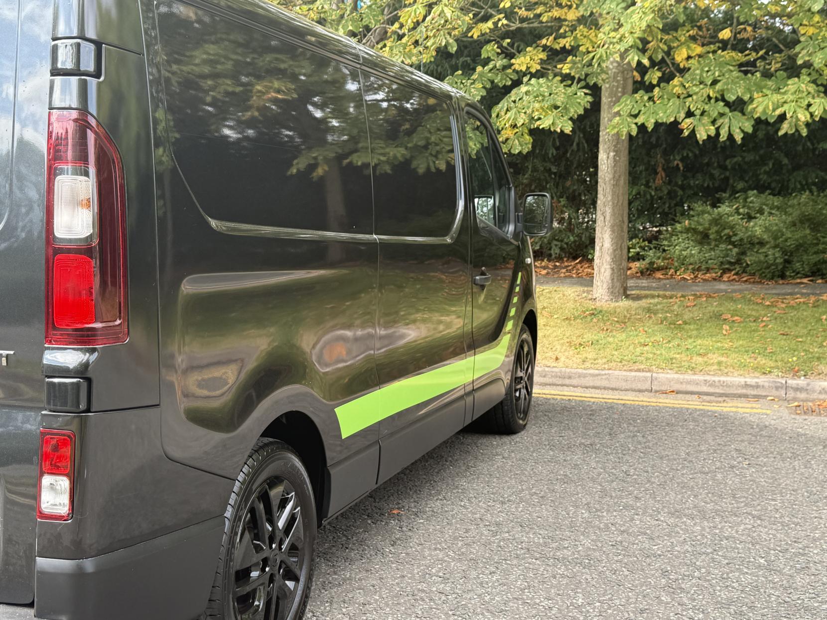 Renault Trafic 2.0 dCi ENERGY 30 Sport Panel Van 5dr Diesel Manual LWB Standard Roof Euro 6 (s/s) (120 ps)