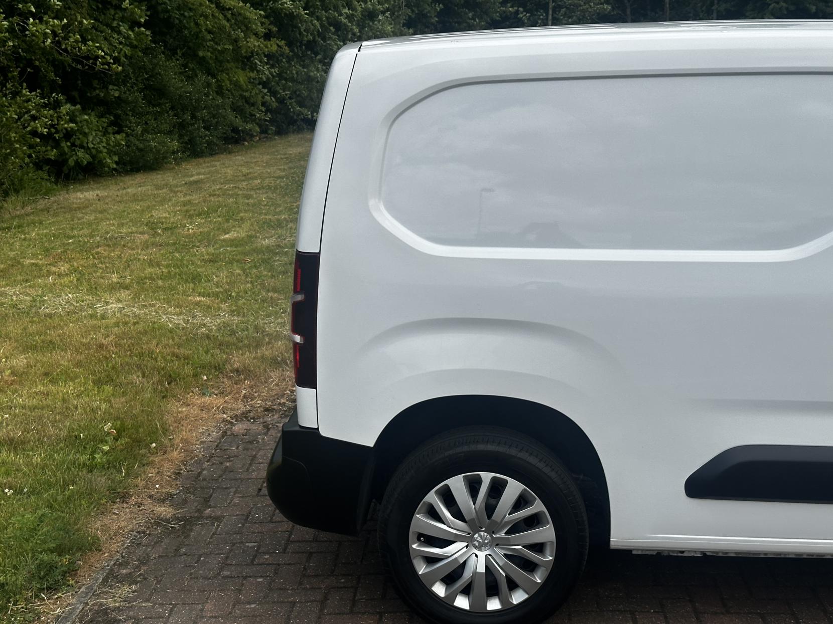 Peugeot Partner 1.5 BlueHDi 1000 Professional Premium Standard Panel Van 5dr Diesel Manual SWB Euro 6 (100 bhp)