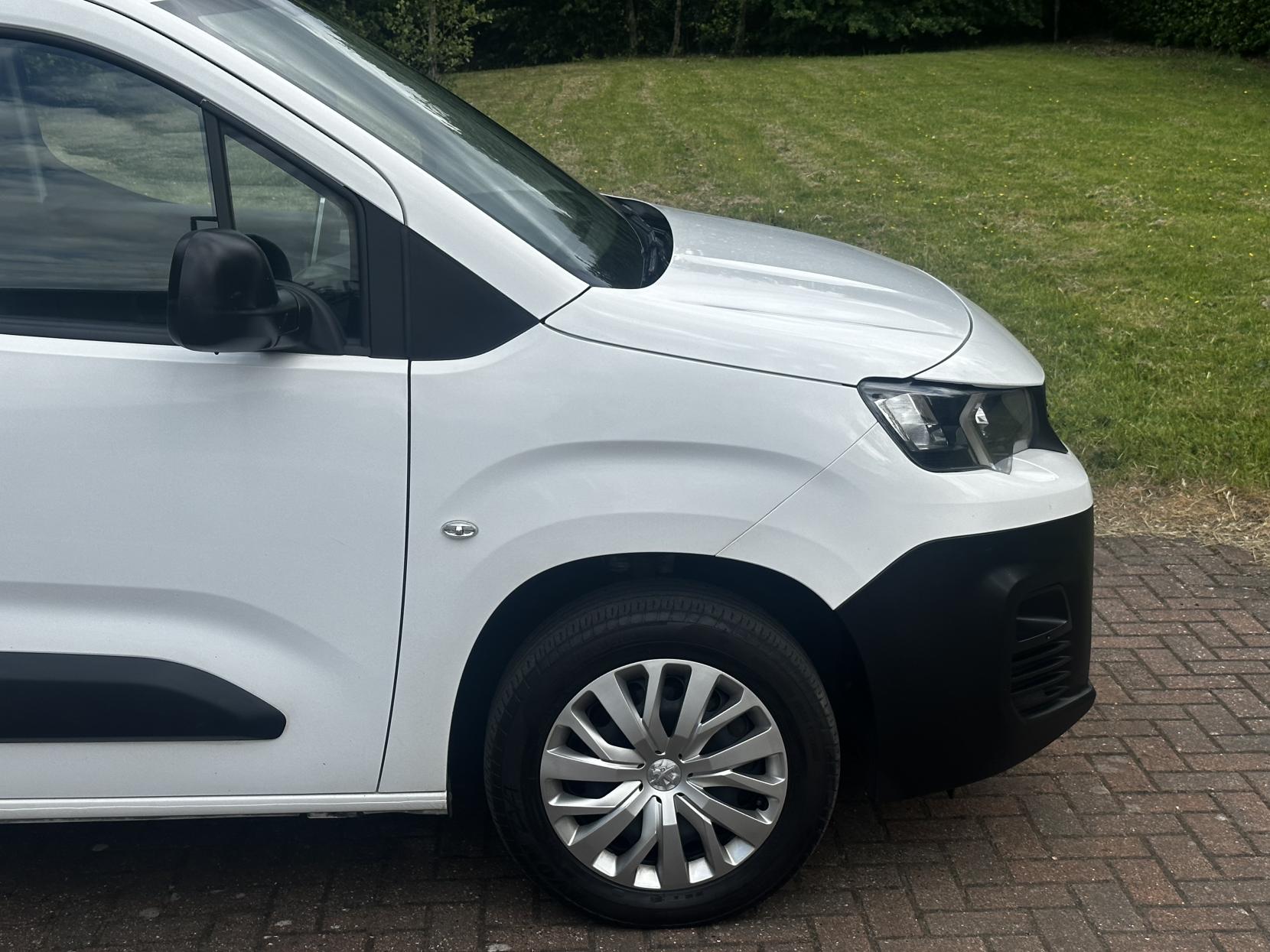 Peugeot Partner 1.5 BlueHDi 1000 Professional Premium Standard Panel Van 5dr Diesel Manual SWB Euro 6 (100 bhp)