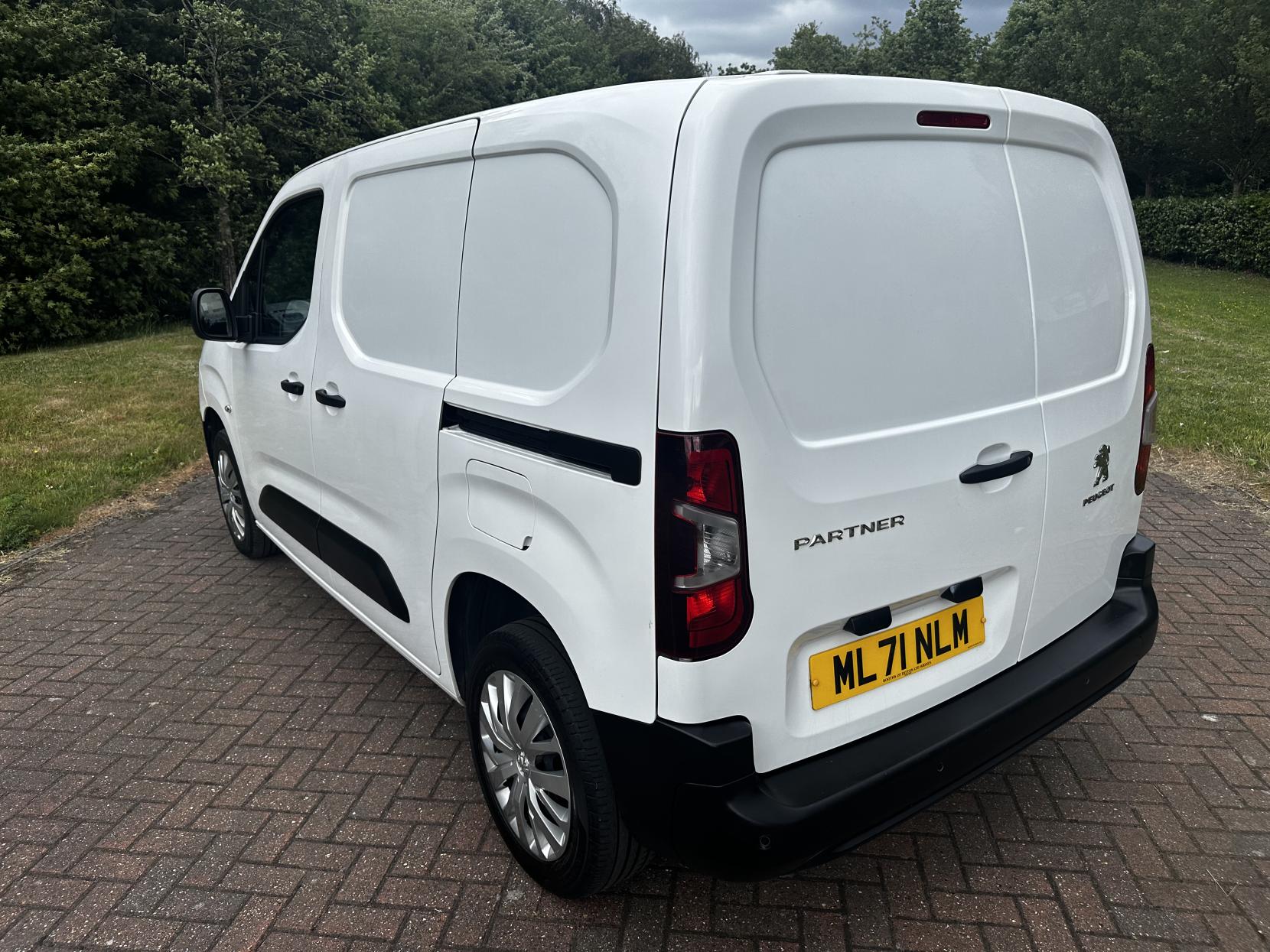 Peugeot Partner 1.5 BlueHDi 1000 Professional Premium Standard Panel Van 5dr Diesel Manual SWB Euro 6 (100 bhp)