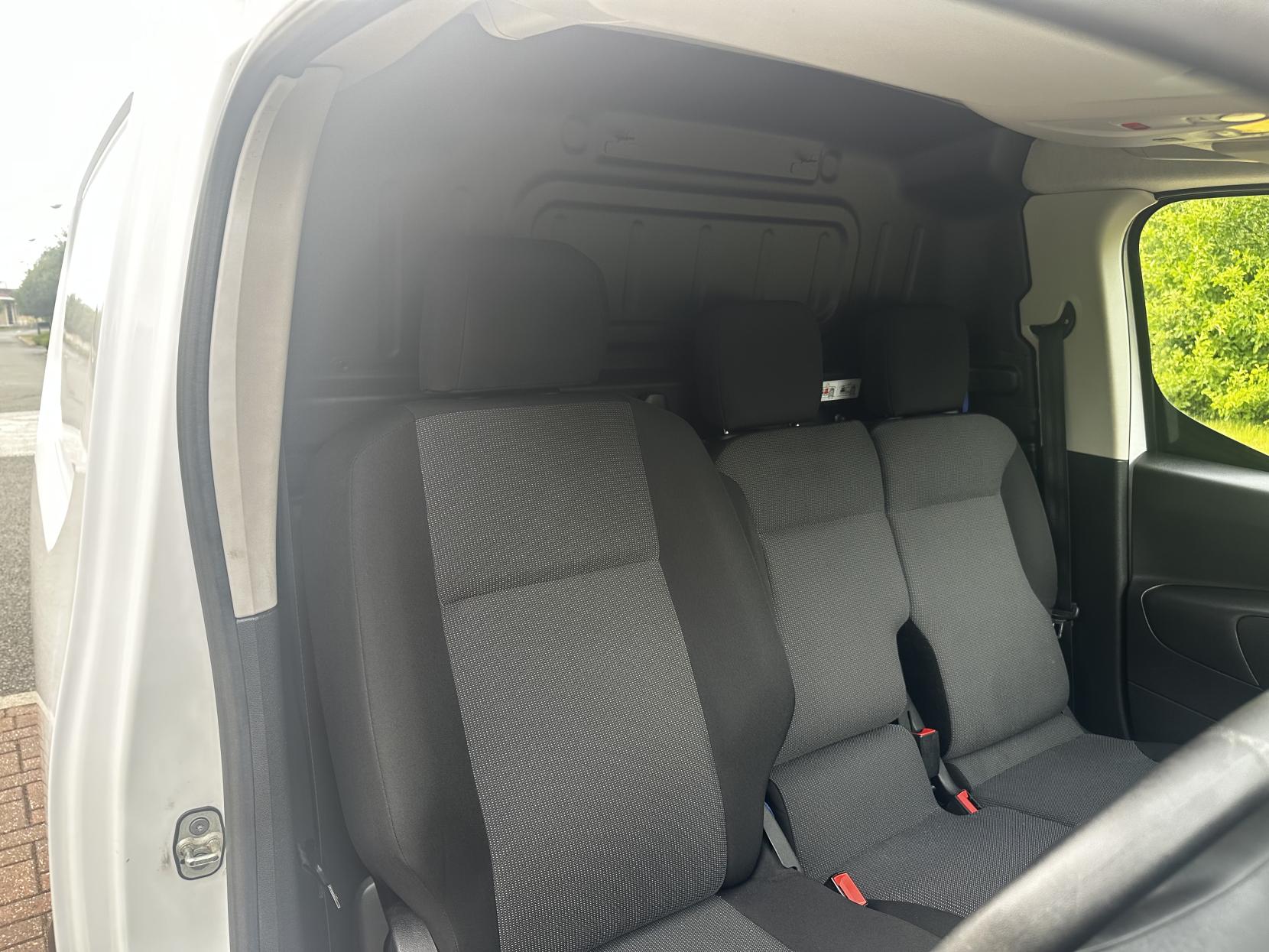 Peugeot Partner 1.5 BlueHDi 1000 Professional Premium Standard Panel Van 5dr Diesel Manual SWB Euro 6 (100 bhp)